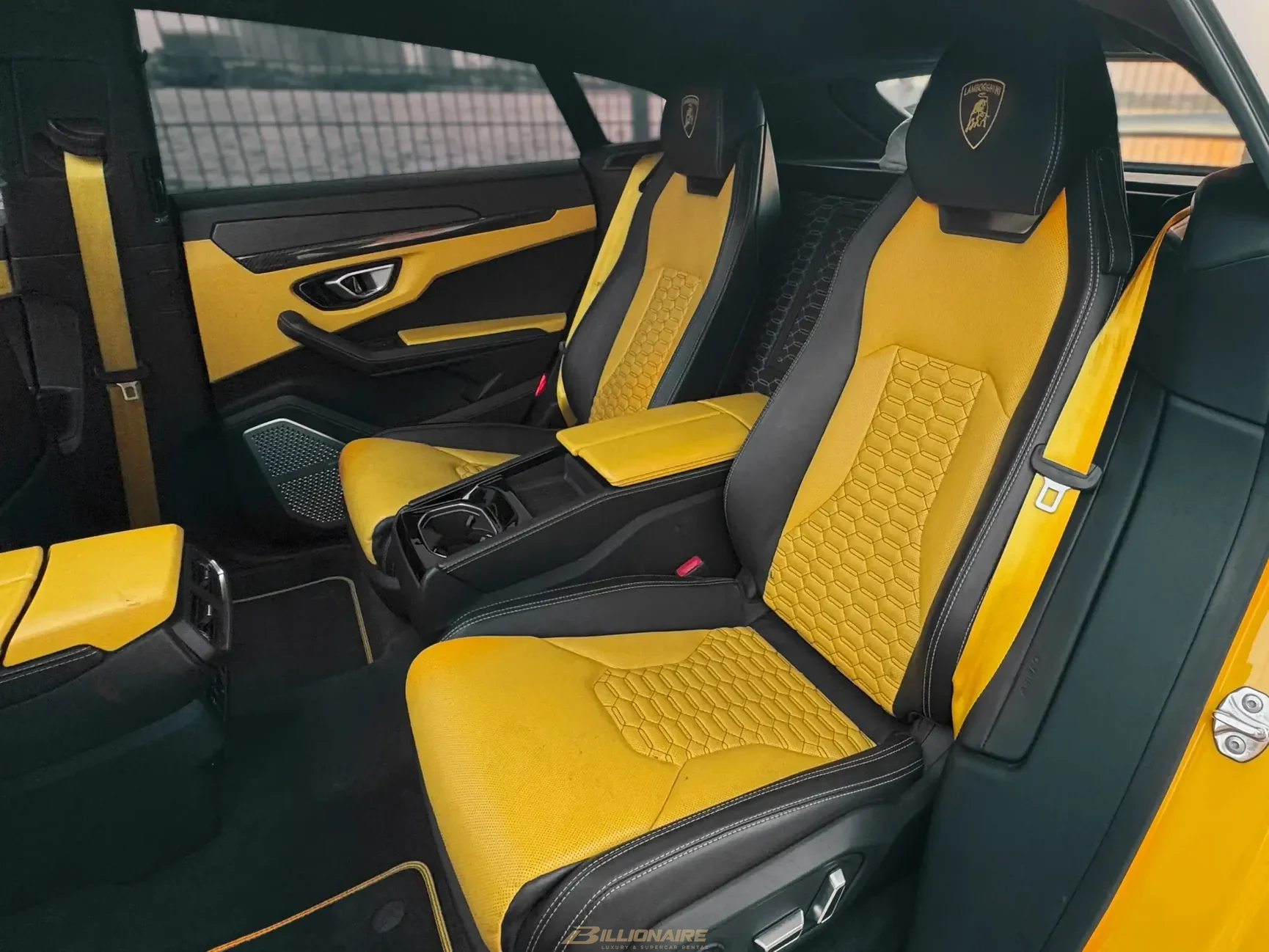اجاره Lamborghini Urus Mansory Yellow در دبی – تصویر 5