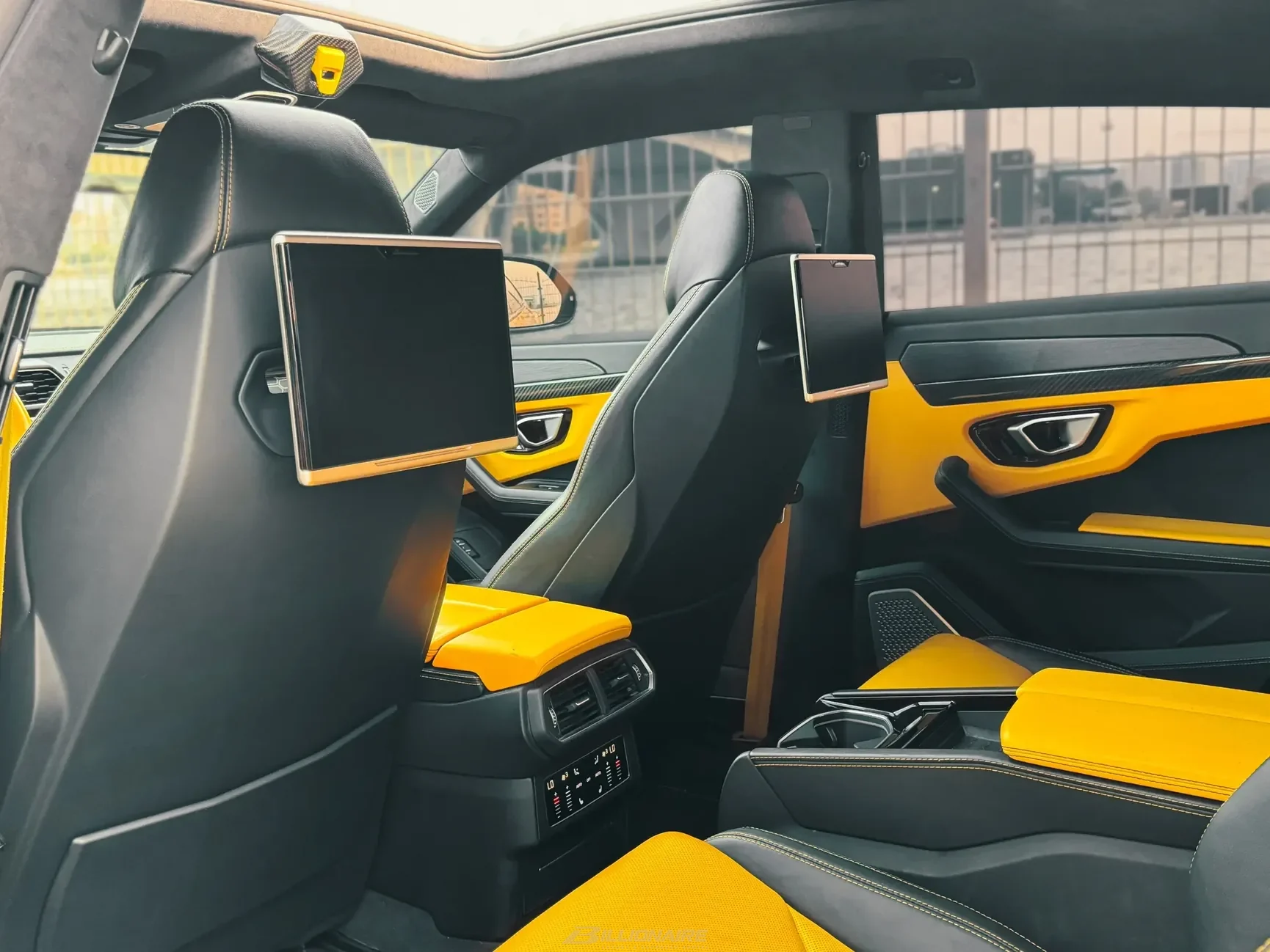 اجاره Lamborghini Urus Mansory Yellow در دبی – تصویر 11