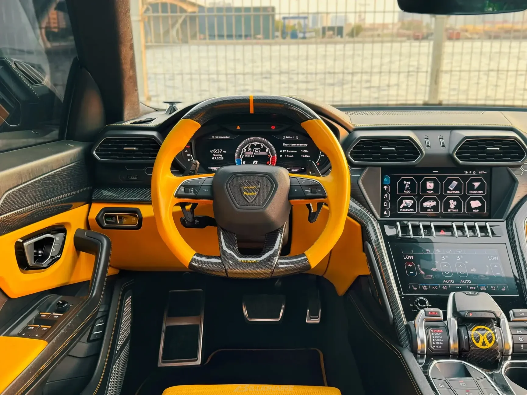 اجاره Lamborghini Urus Mansory Yellow در دبی – تصویر 8