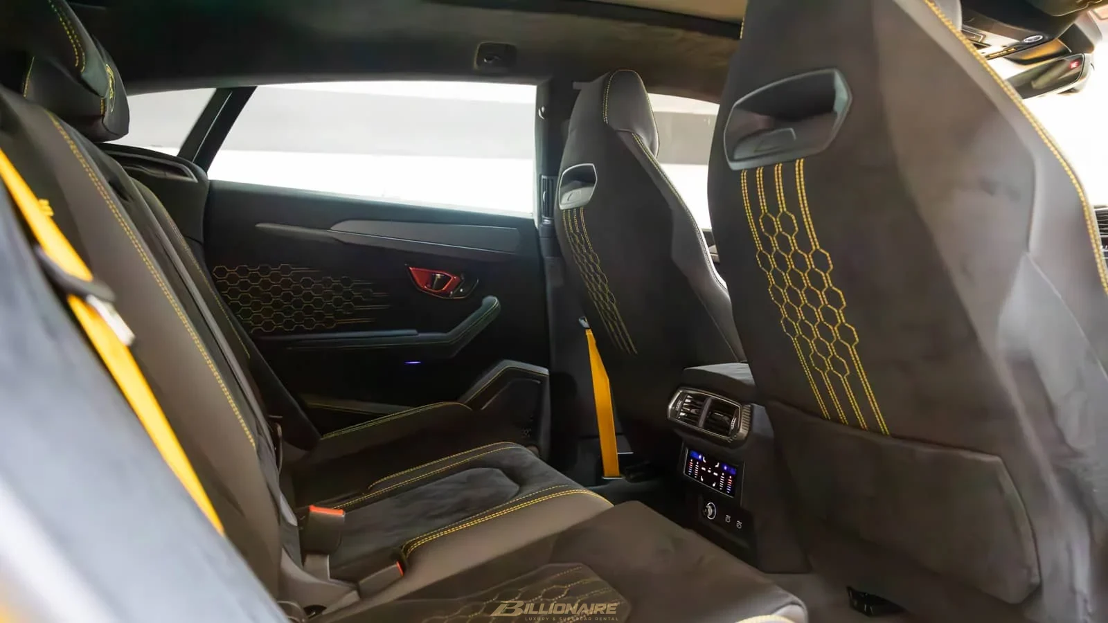 Lamborghini Urus Performante Yellow - View 11
