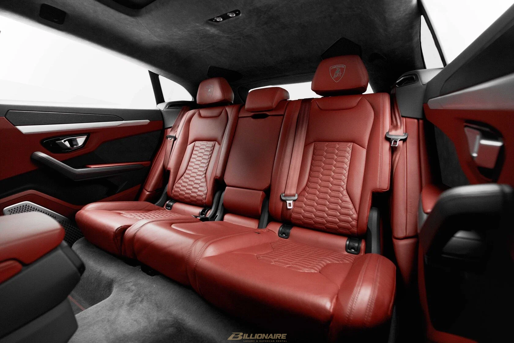 迪拜Lamborghini Urus Nero出租 – 图片 8