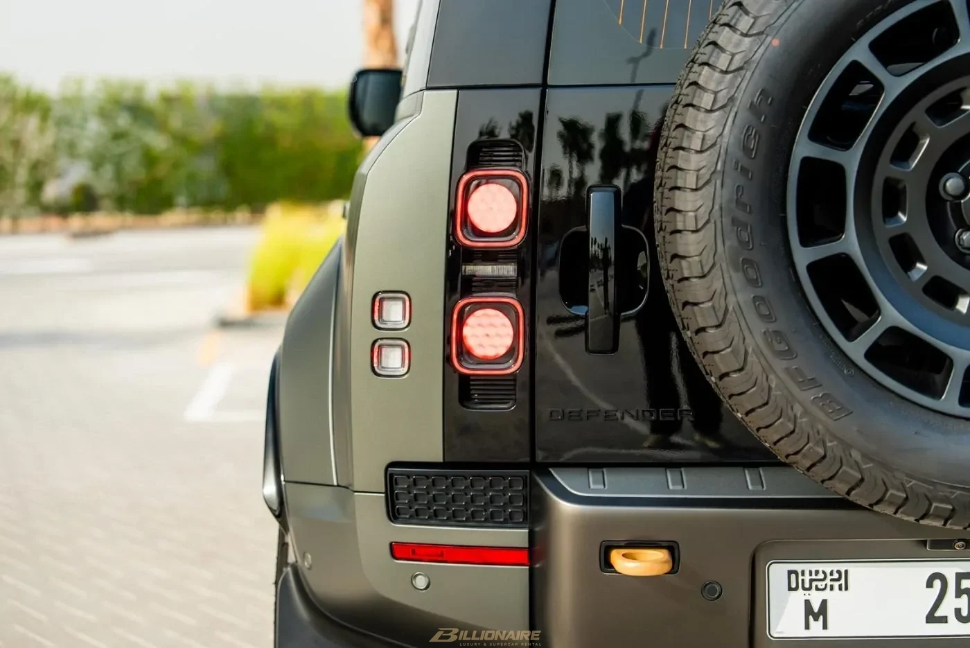 اجاره Range Rover Land Rover Defender OCTA در دبی – تصویر 8