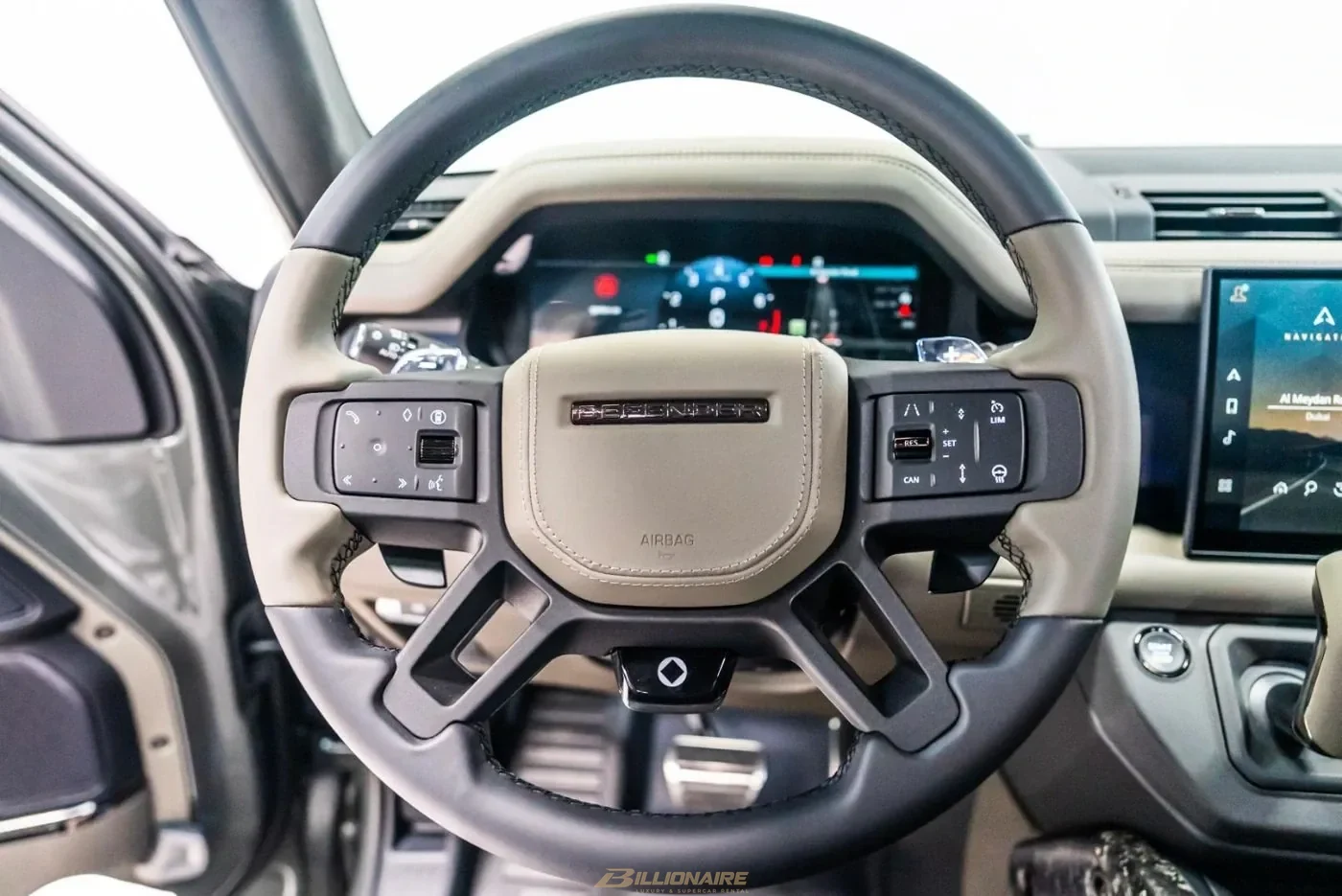 اجاره Range Rover Land Rover Defender OCTA در دبی – تصویر 4