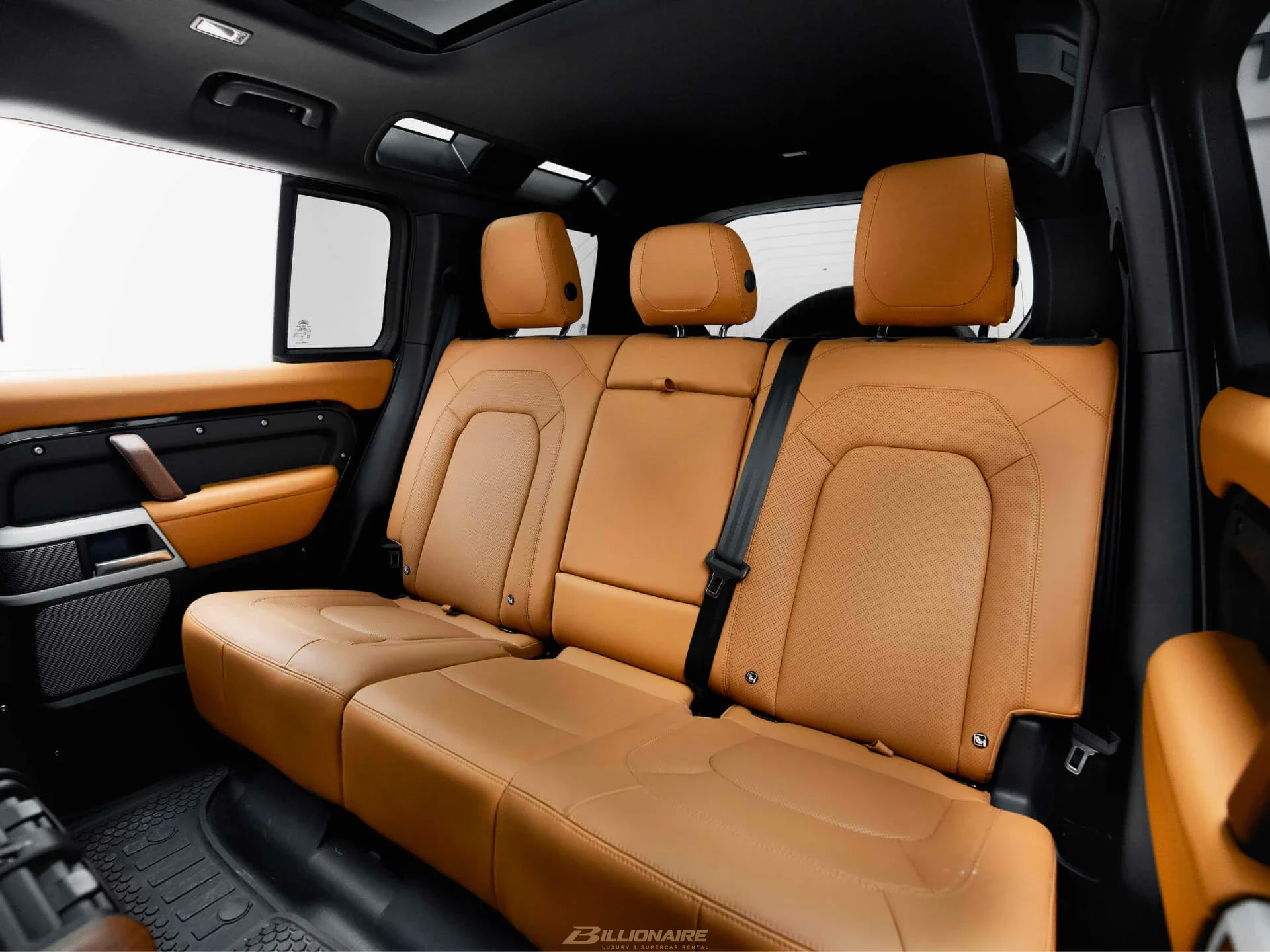 اجاره Range Rover Land Rover Defender 110 Carpathian Grey در دبی – تصویر 5
