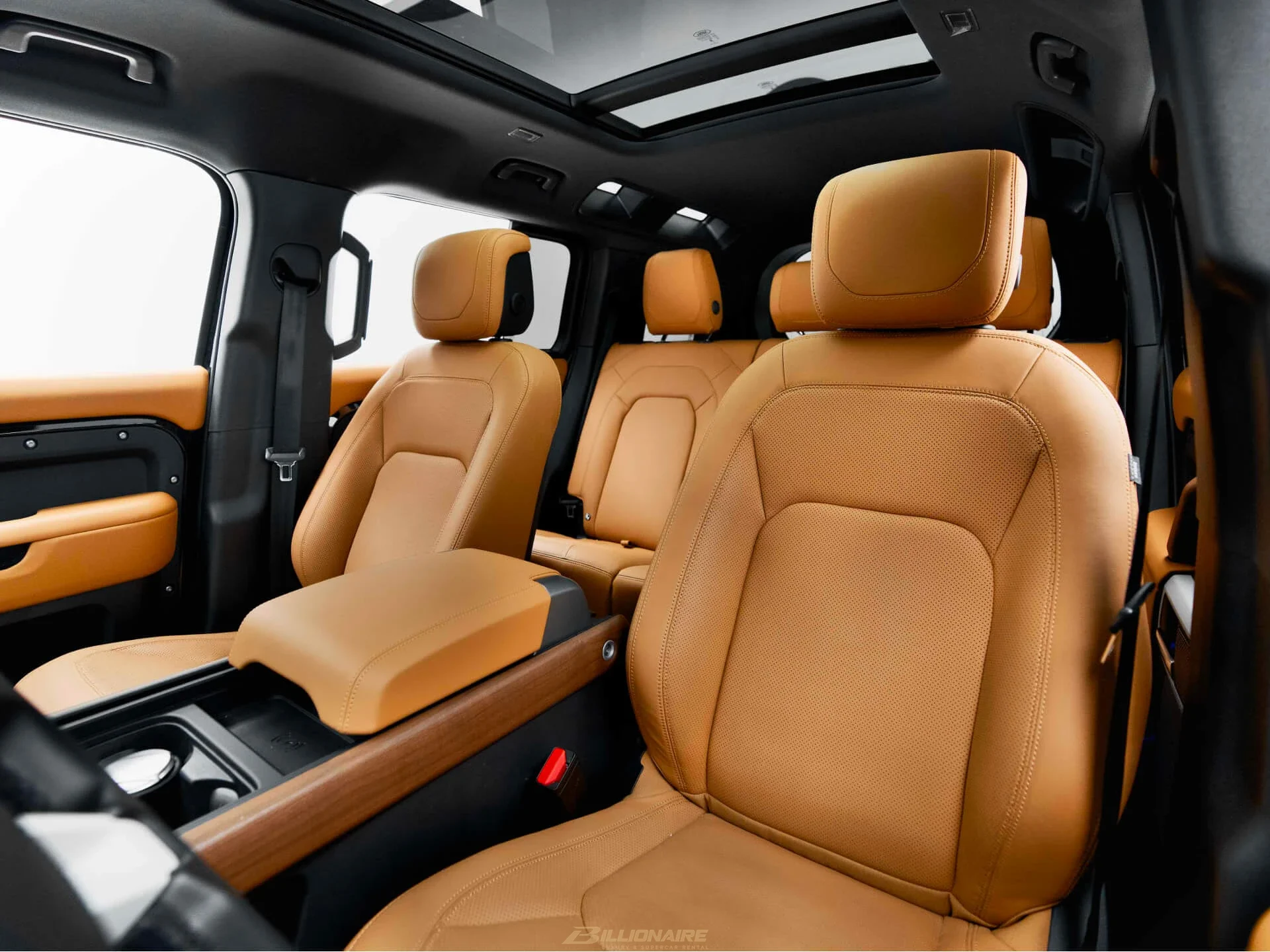 اجاره Range Rover Land Rover Defender 110 Carpathian Grey در دبی – تصویر 6