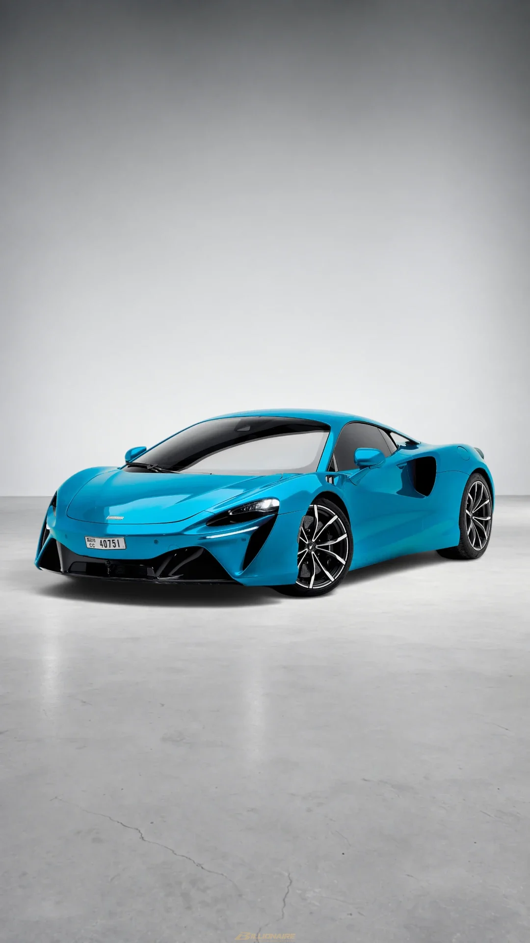 McLaren Artura Hybrid Flux Blue в аренду в Дубае