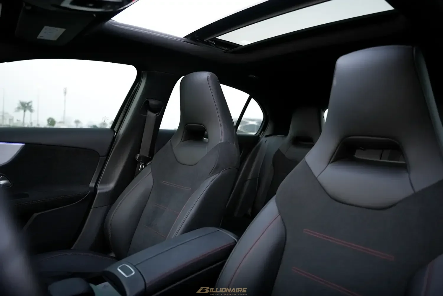Mercedes-Benz A200 AMG Line Black à louer à Dubaï – photo 5