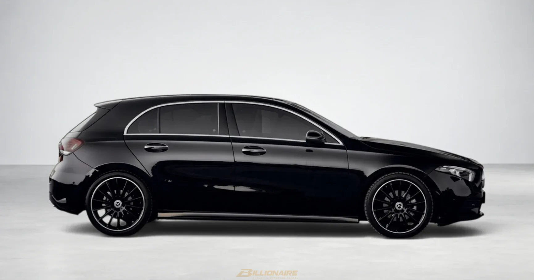 Mercedes-Benz A200 AMG Line Black à louer à Dubaï – photo 3