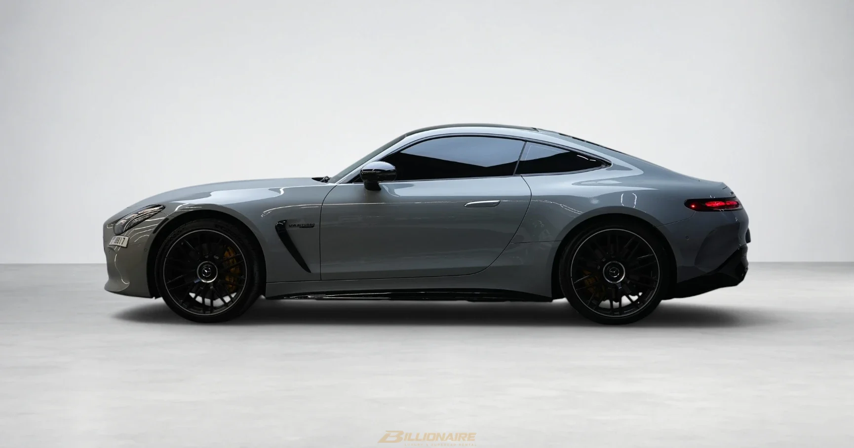Dubai'de kiralık Mercedes-AMG GT 63 Coupe Grey – fotoğraf 4