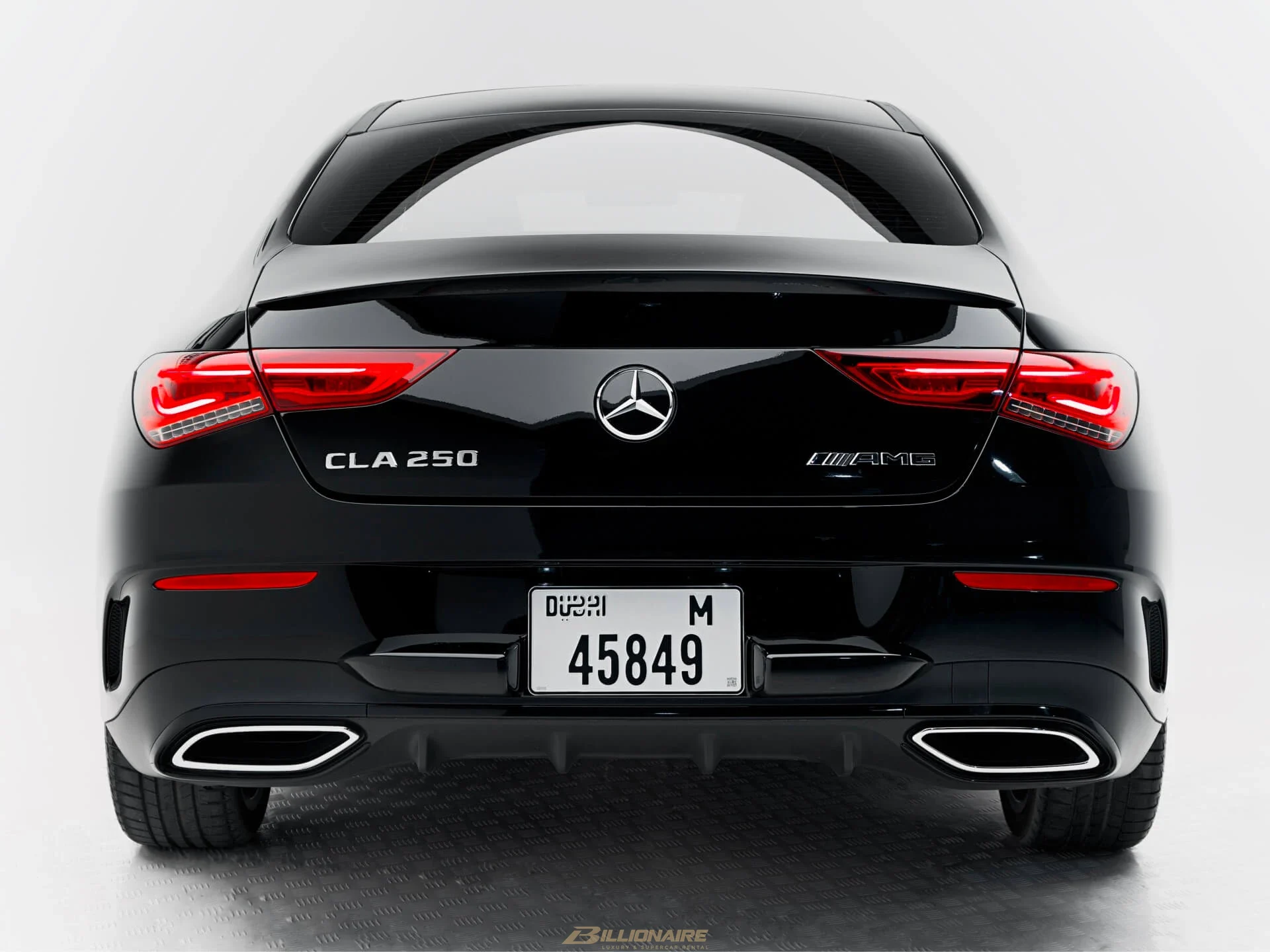 Mercedes-Benz CLA 250 AMG Line Black mieten in Dubai – Foto 3