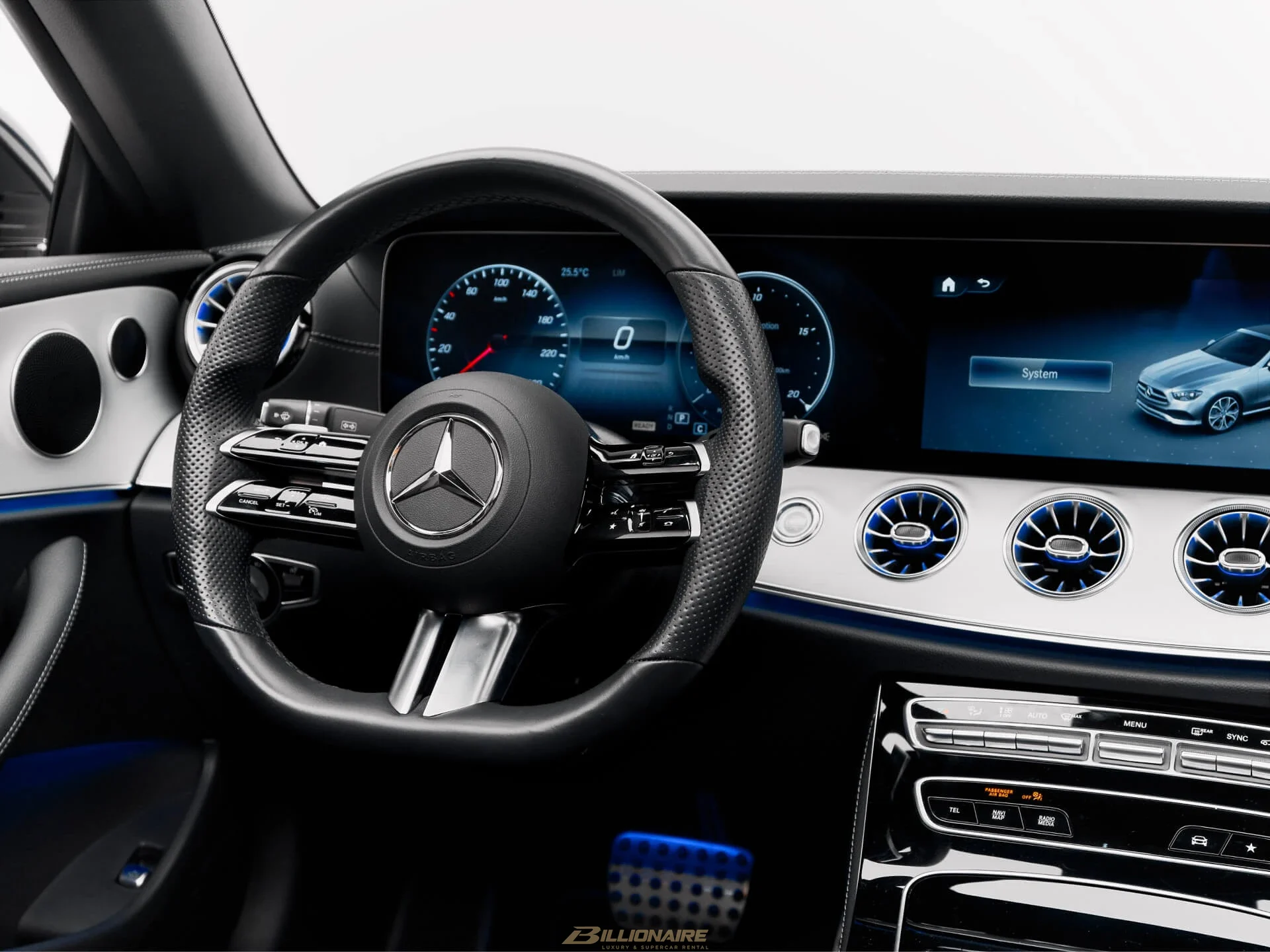 Mercedes-Benz E300 Nautical Blue à louer à Dubaï – photo 6