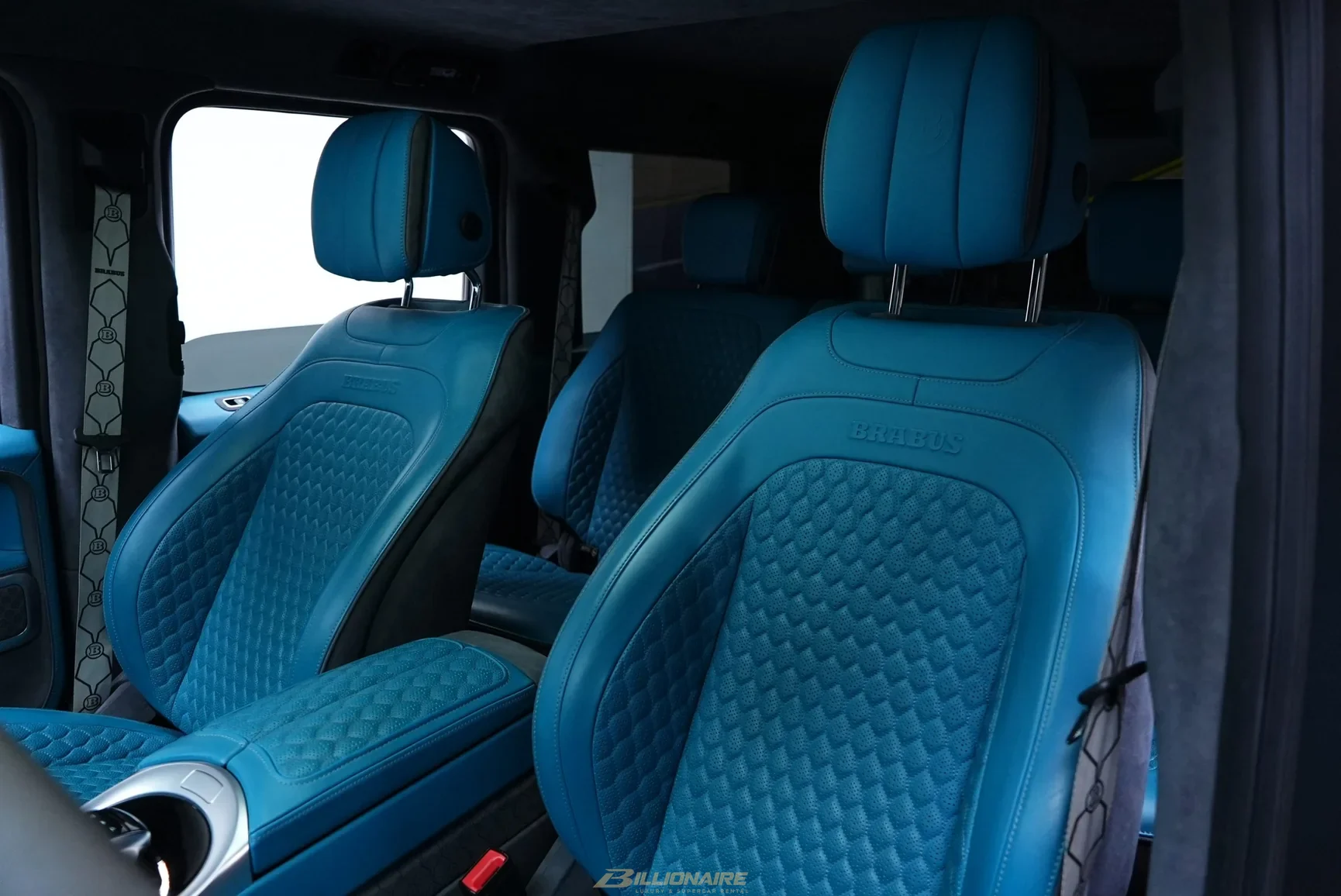 Dubai'de kiralık Mercedes-AMG G63 4x4² Brabus Turquoise – fotoğraf 9
