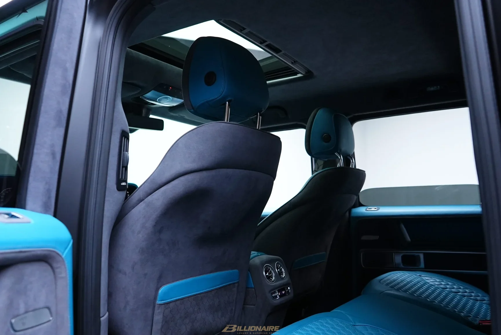 Dubai'de kiralık Mercedes-AMG G63 4x4² Brabus Turquoise – fotoğraf 10