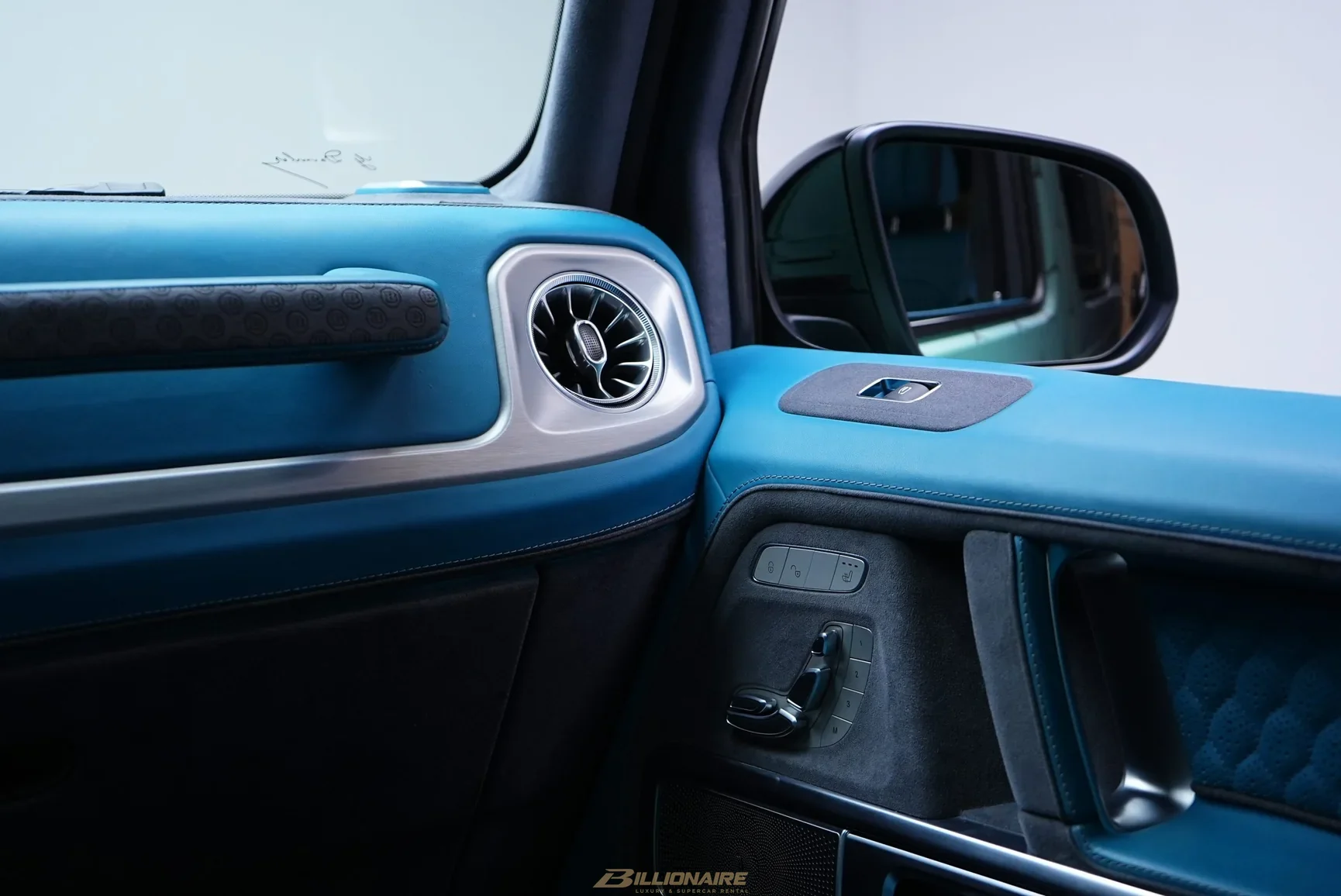 Dubai'de kiralık Mercedes-AMG G63 4x4² Brabus Turquoise – fotoğraf 11