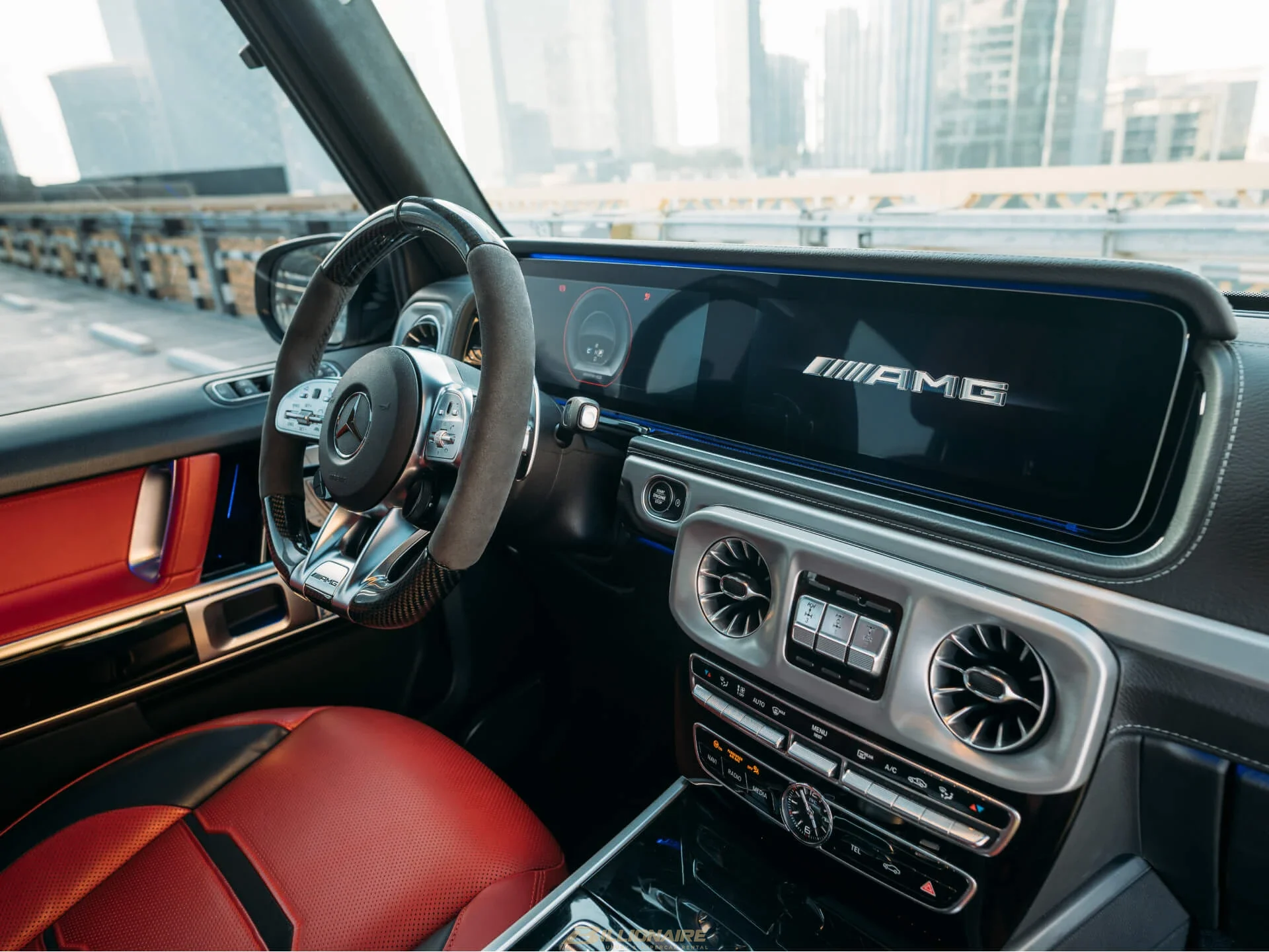 Mercedes-AMG G63 White (Red Interior) mieten in Dubai – Foto 5