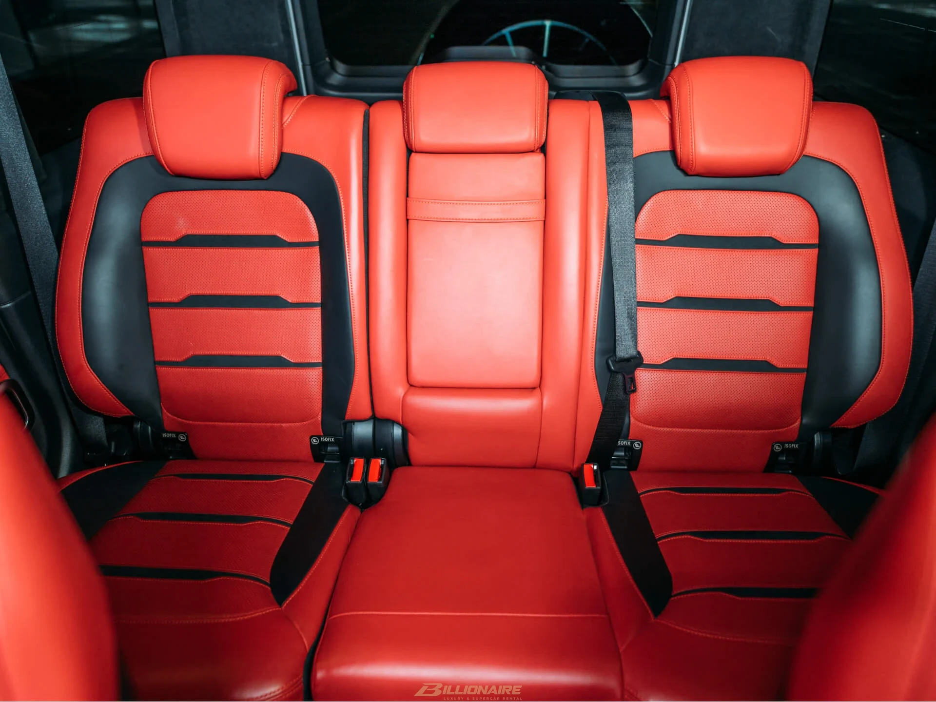 Mercedes-AMG G63 White (Red Interior) mieten in Dubai – Foto 7
