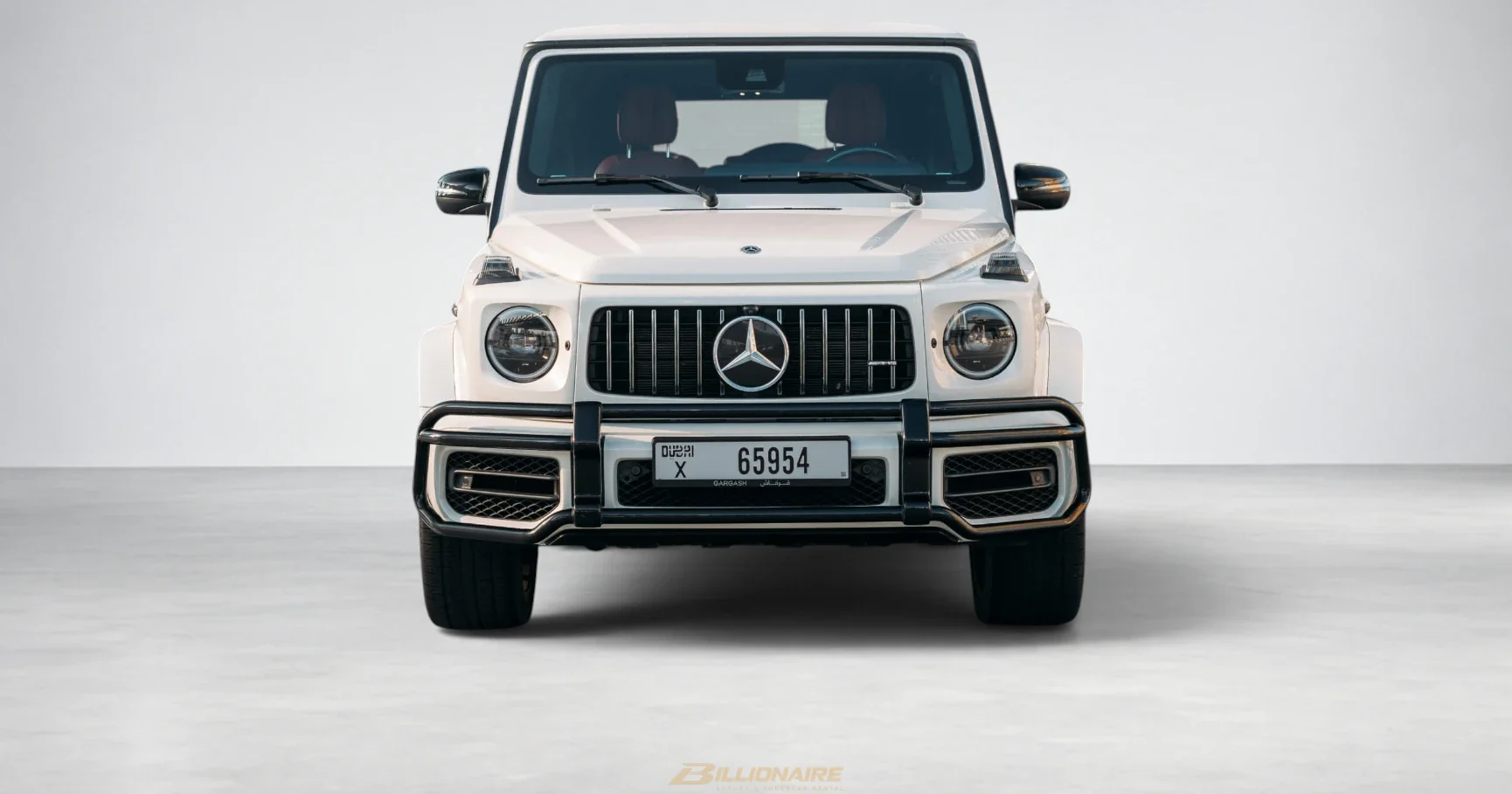 Mercedes-AMG G63 White (Red Interior) mieten in Dubai – Foto 2