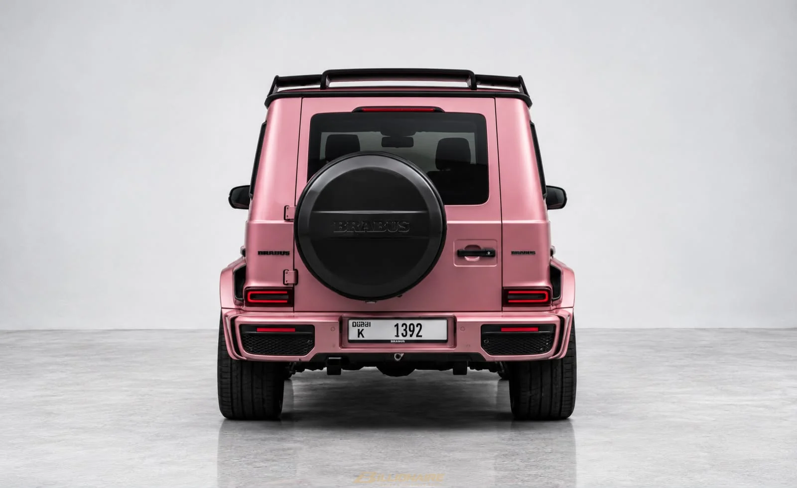 Mercedes-AMG G63 Brabus Pink à louer à Dubaï – photo 4