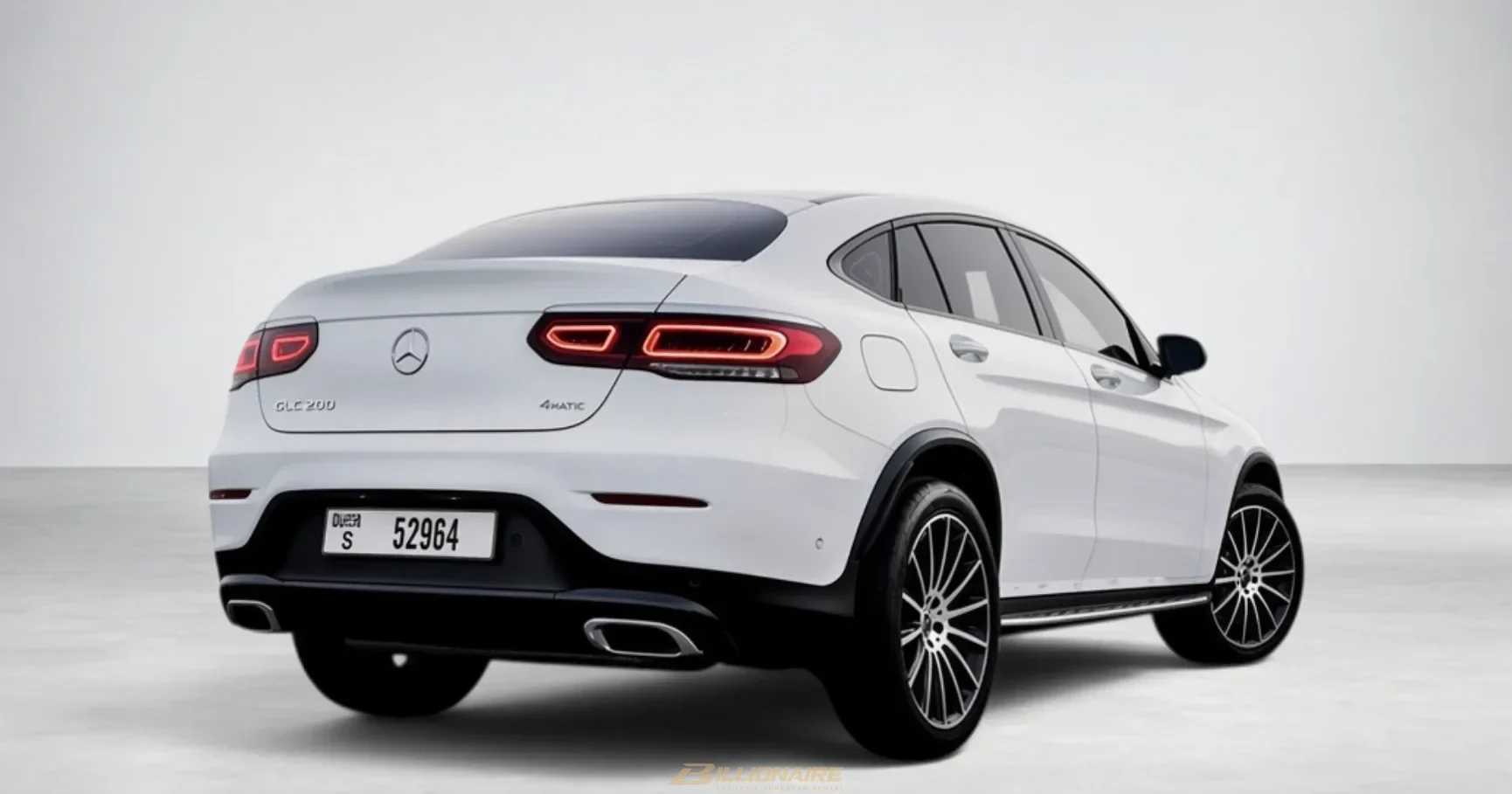 Mercedes-Benz GLC 200 Coupe White à louer à Dubaï – photo 2