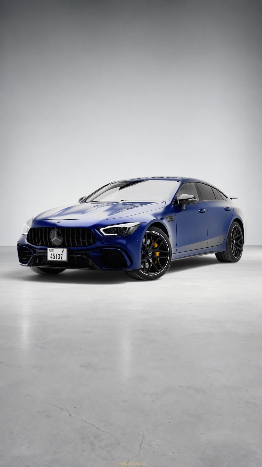 Mercedes-Benz Mercedes-AMG GT 63 S 4-Door Coupe Selenite Grey в аренду в Дубае