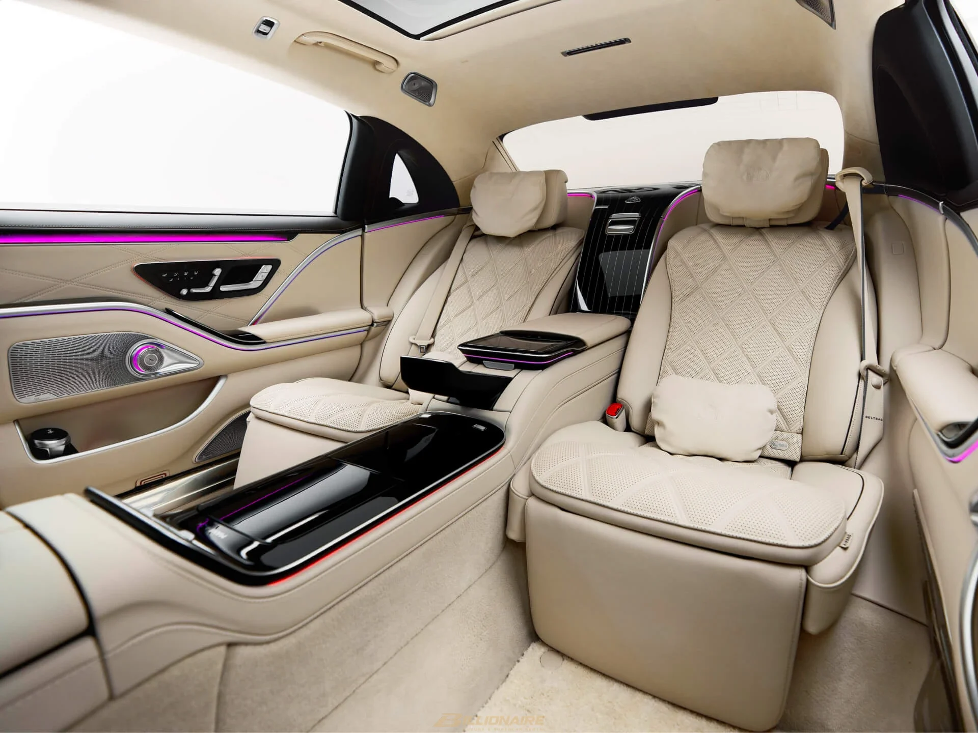 Mercedes-Maybach S580 Obsidian Black View 7
