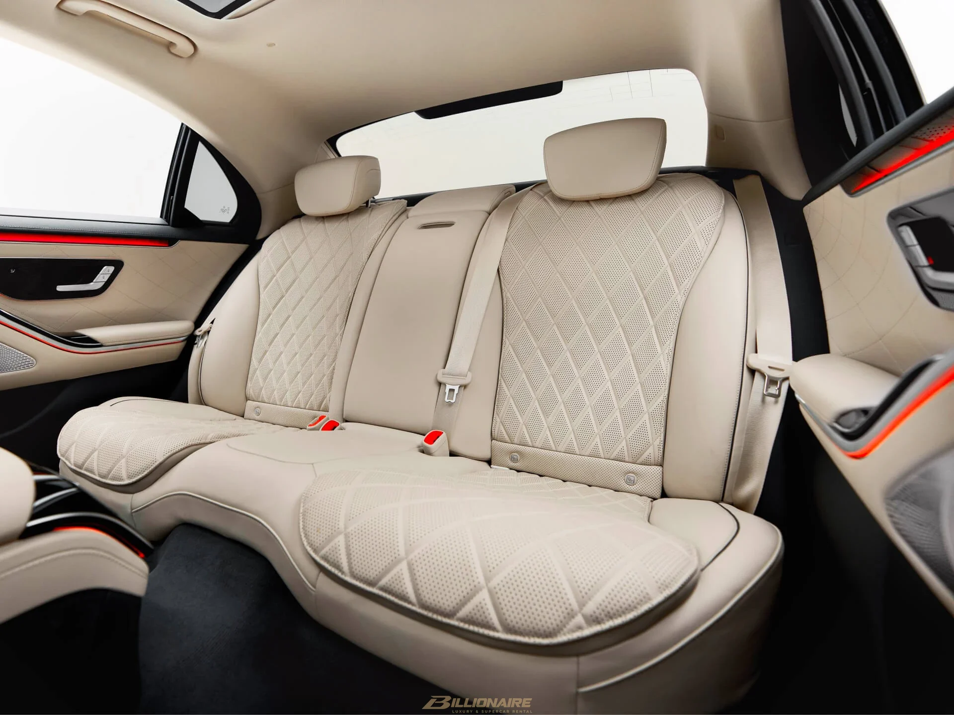 Mercedes-Benz S500 Diamond White в аренду в Дубае – фото 8