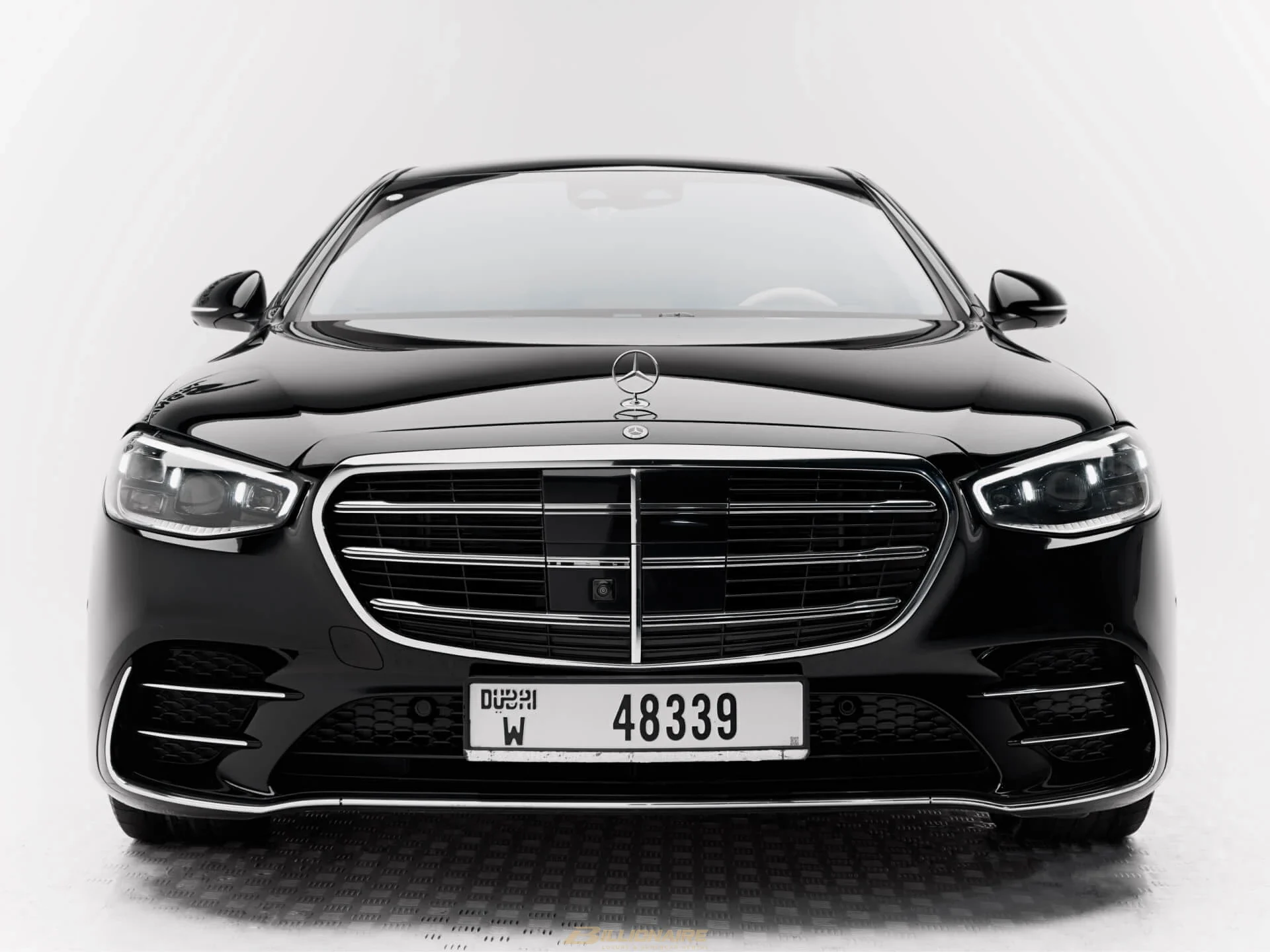 Mercedes-Benz S500 Obsidian Black en alquiler en Dubái – foto 2