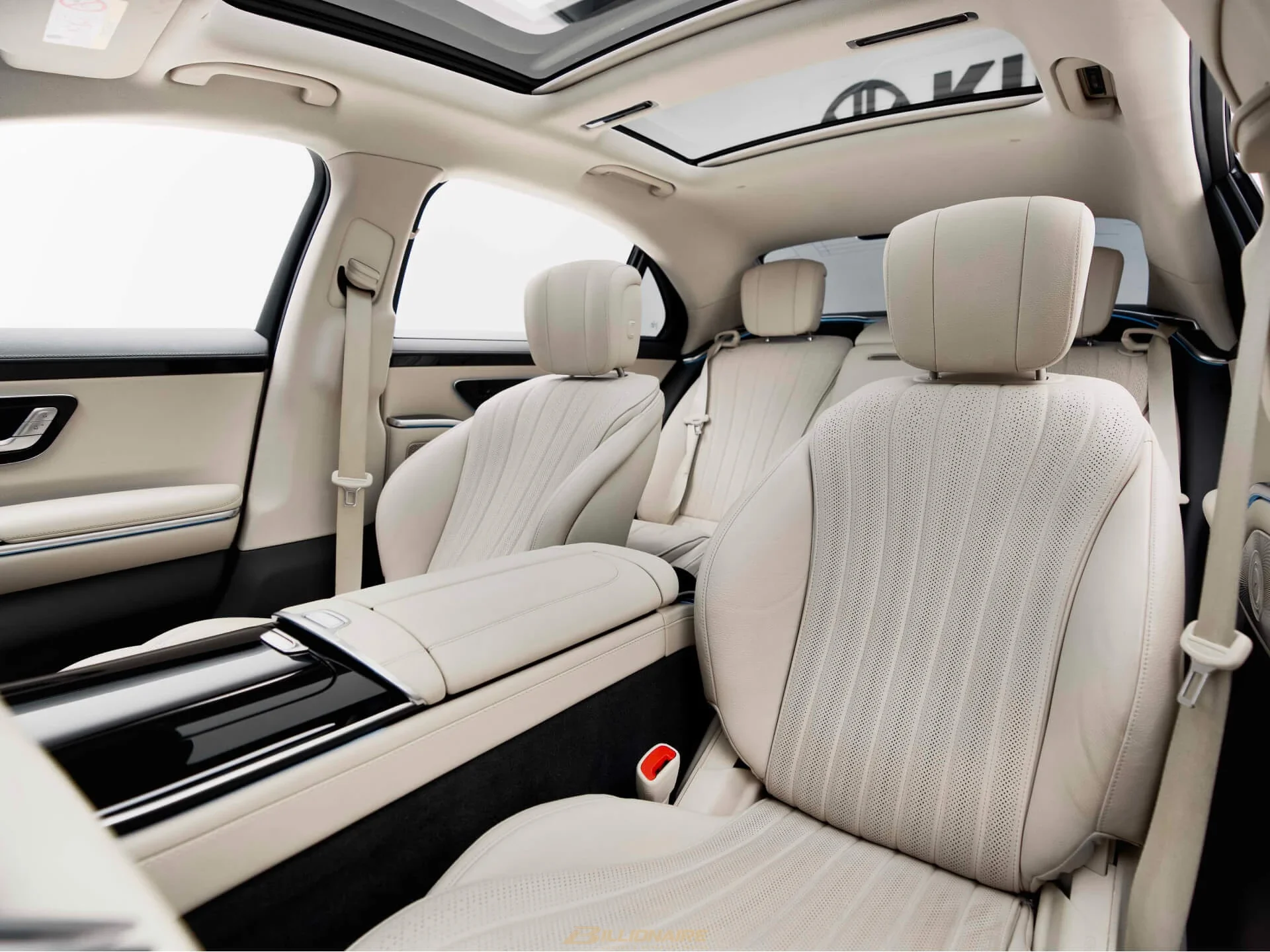 Mercedes-Benz S500 Obsidian Black en alquiler en Dubái – foto 6