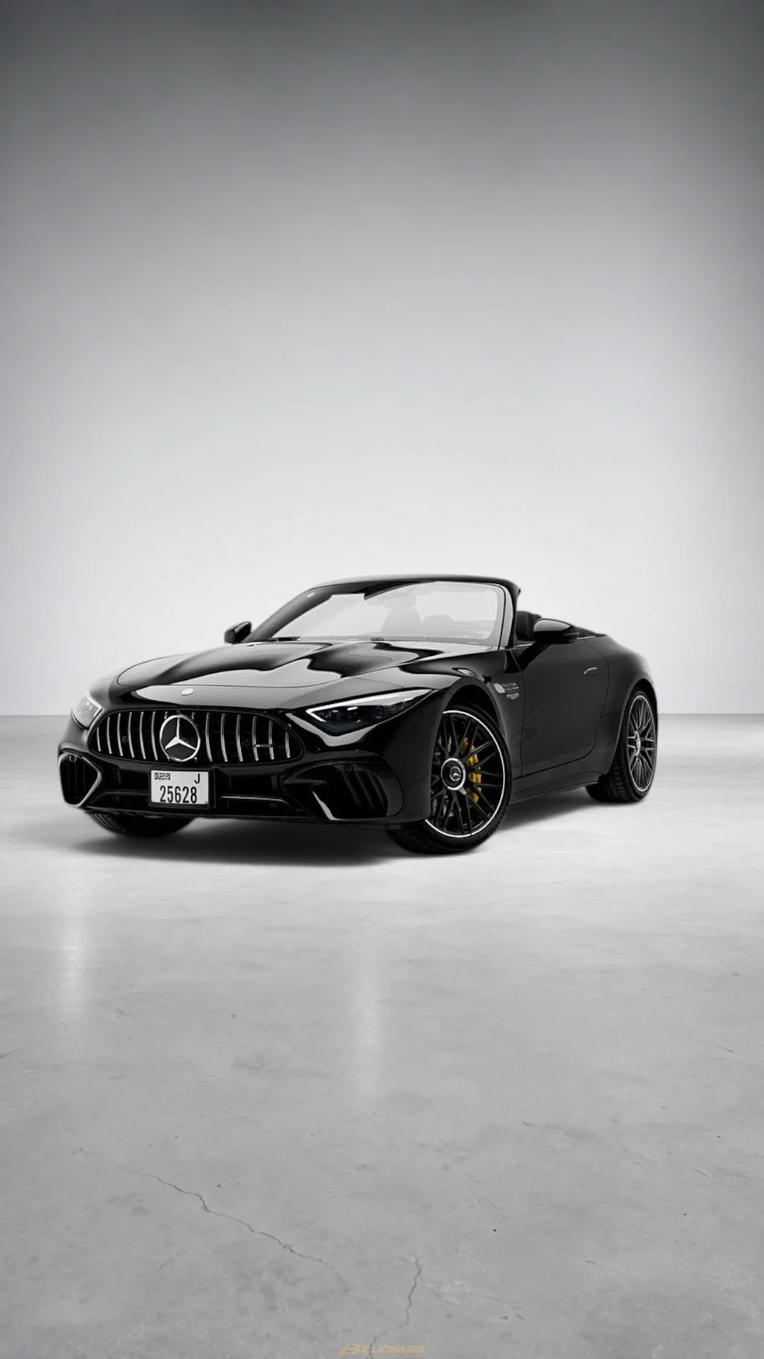 Mercedes-Benz Mercedes-AMG SL 63 4MATIC+ Roadster Black в аренду в Дубае