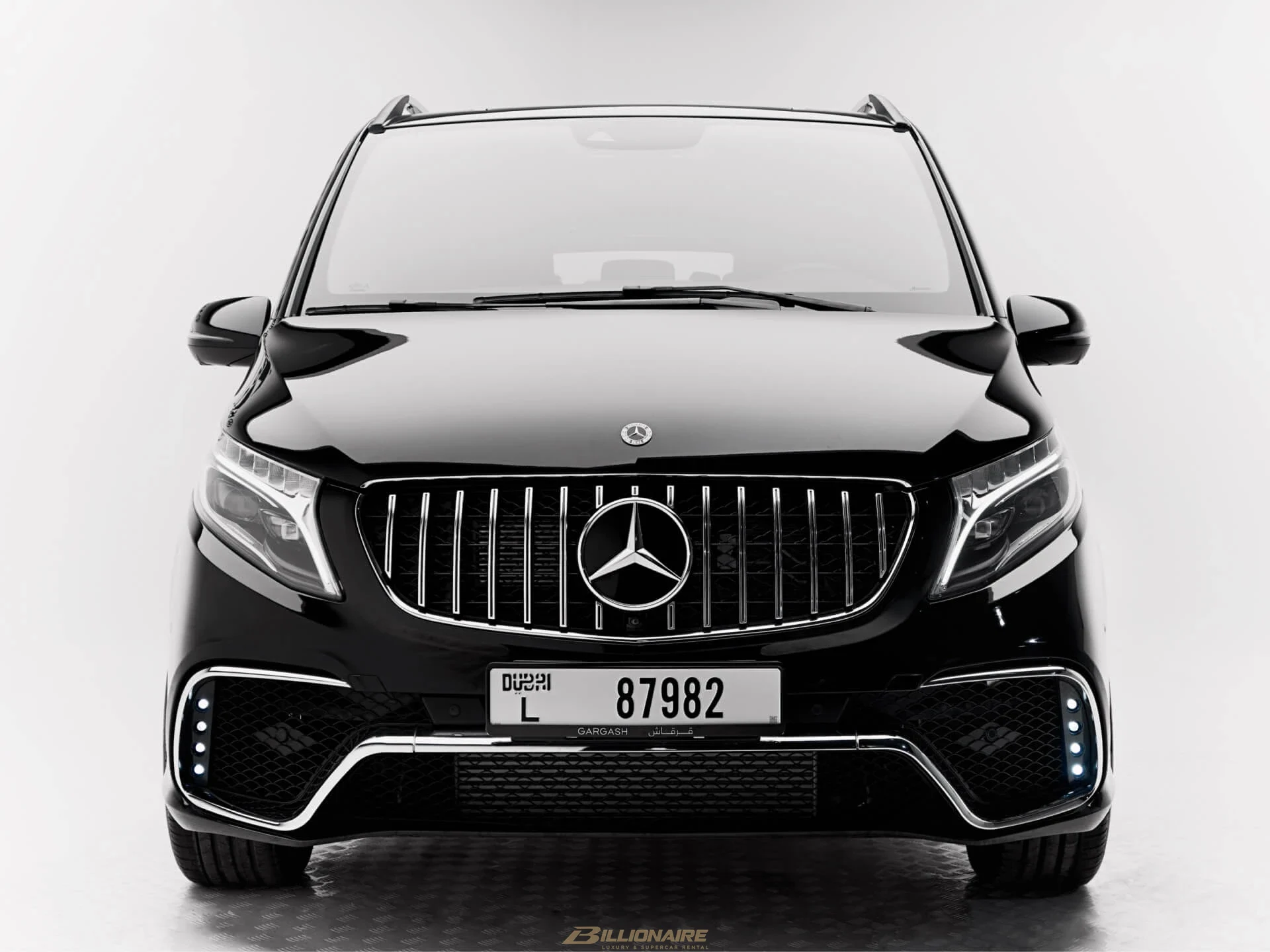 مرسيدس-بنز V250 مايباخ VIP جيت فان للإيجار في دبي – صورة 2