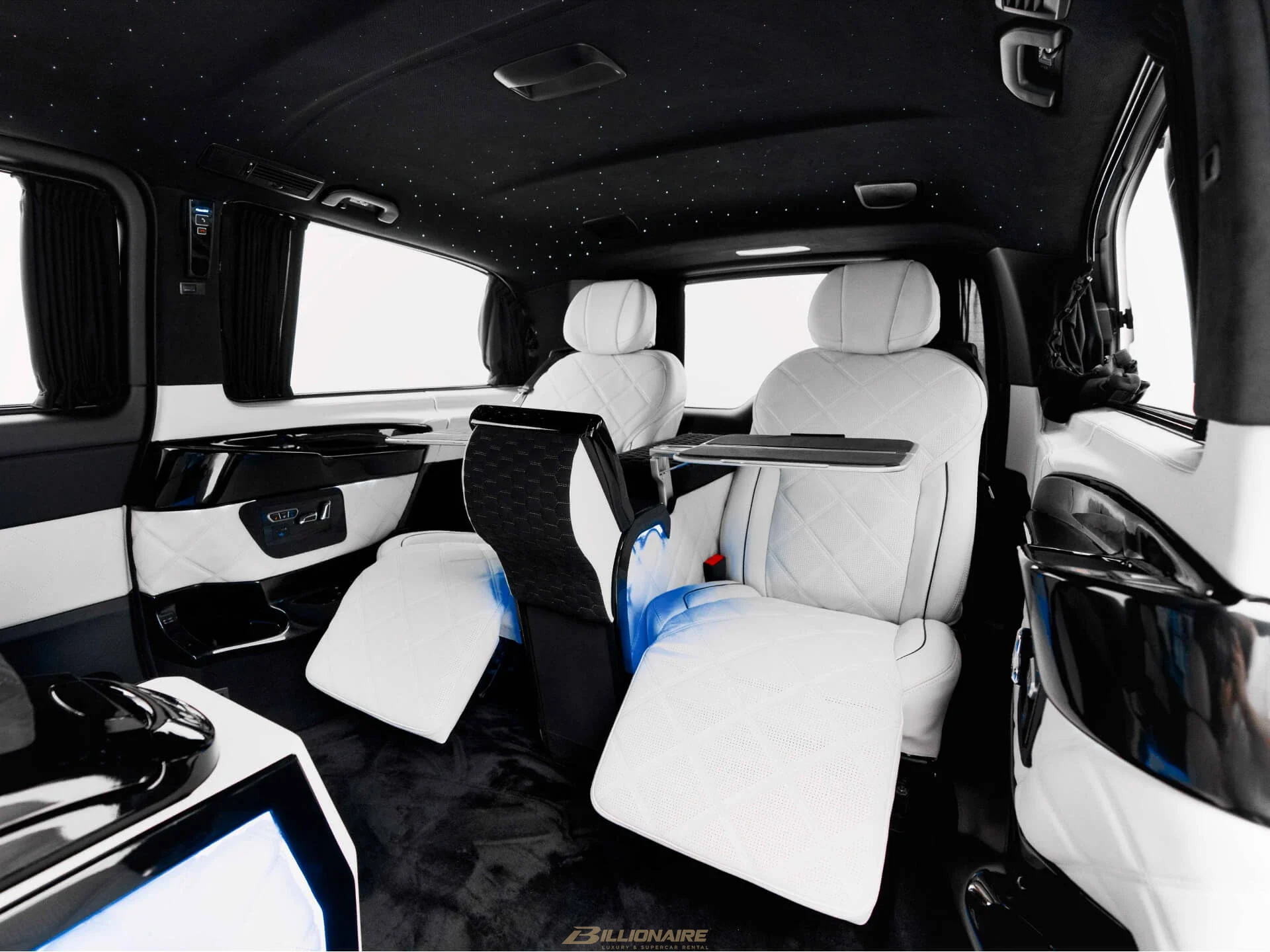 مرسيدس-بنز V250 مايباخ VIP جيت فان للإيجار في دبي – صورة 7
