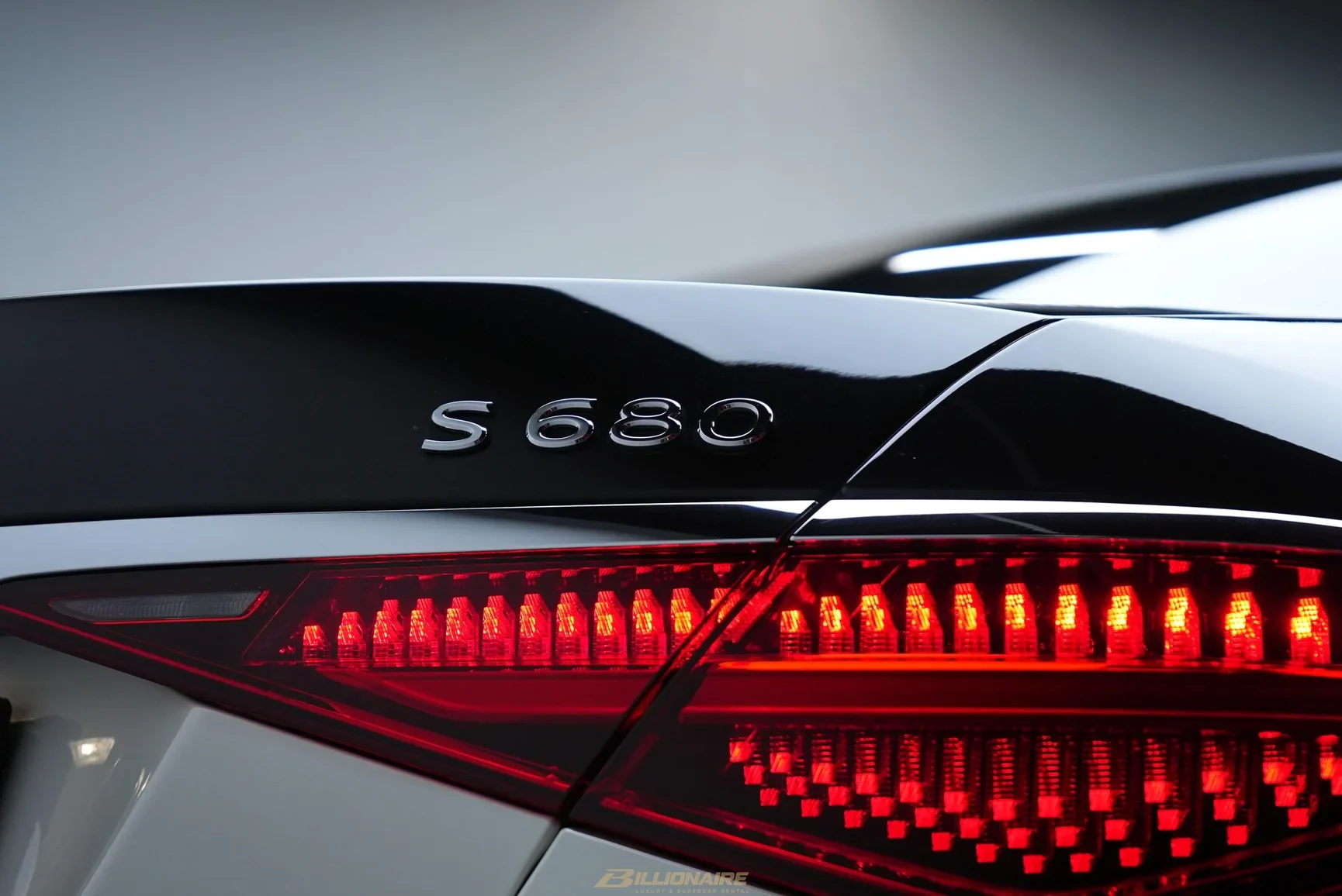 Mercedes-Maybach S680 Two-Tone à louer à Dubaï – photo 4