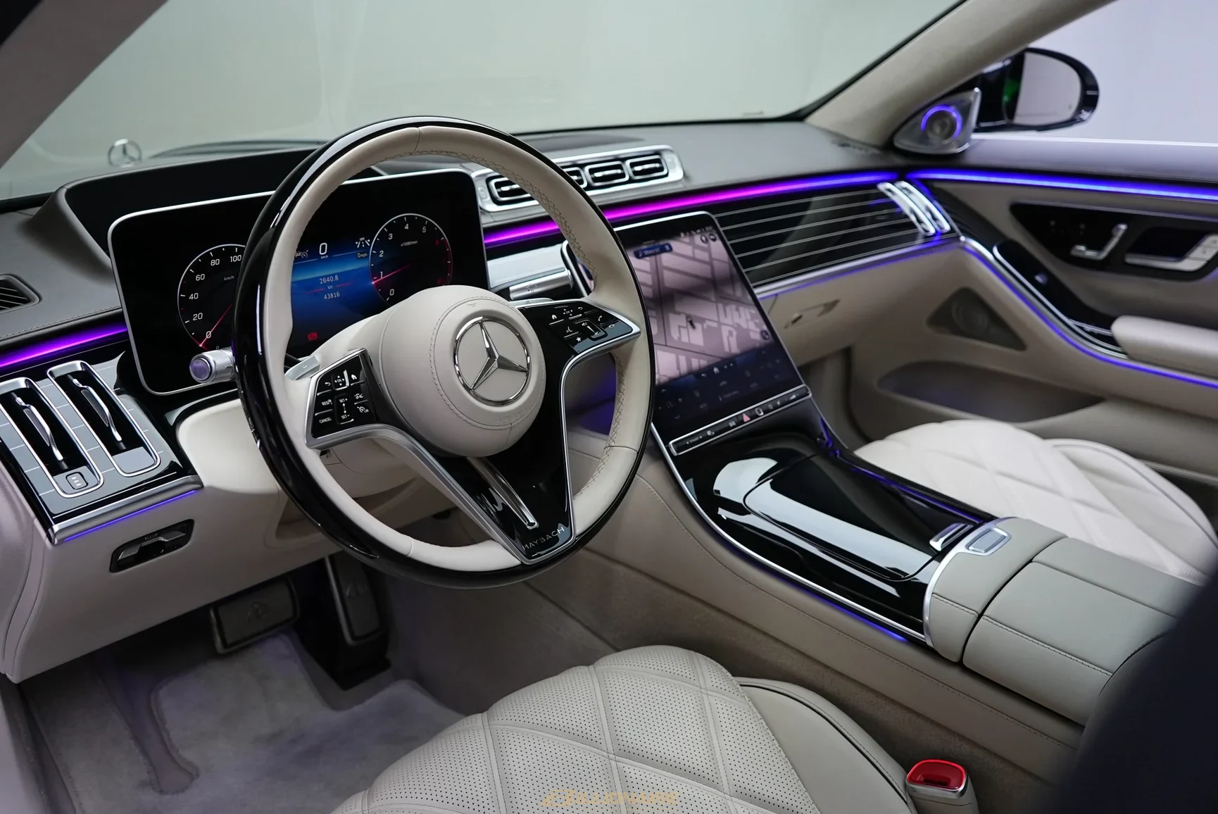 Mercedes-Maybach S680 Two-Tone à louer à Dubaï – photo 7