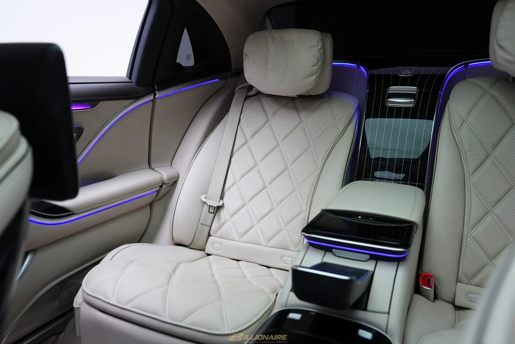 Mercedes-Maybach S680 Two-Tone à louer à Dubaï – photo 10