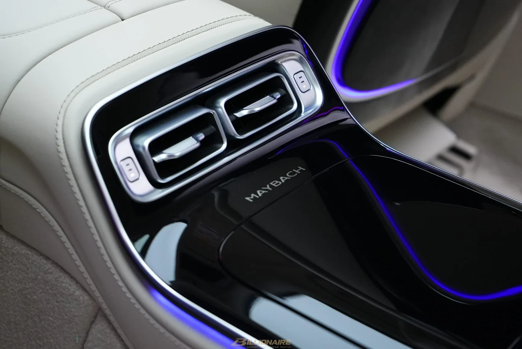 Mercedes-Maybach S680 Two-Tone à louer à Dubaï – photo 13