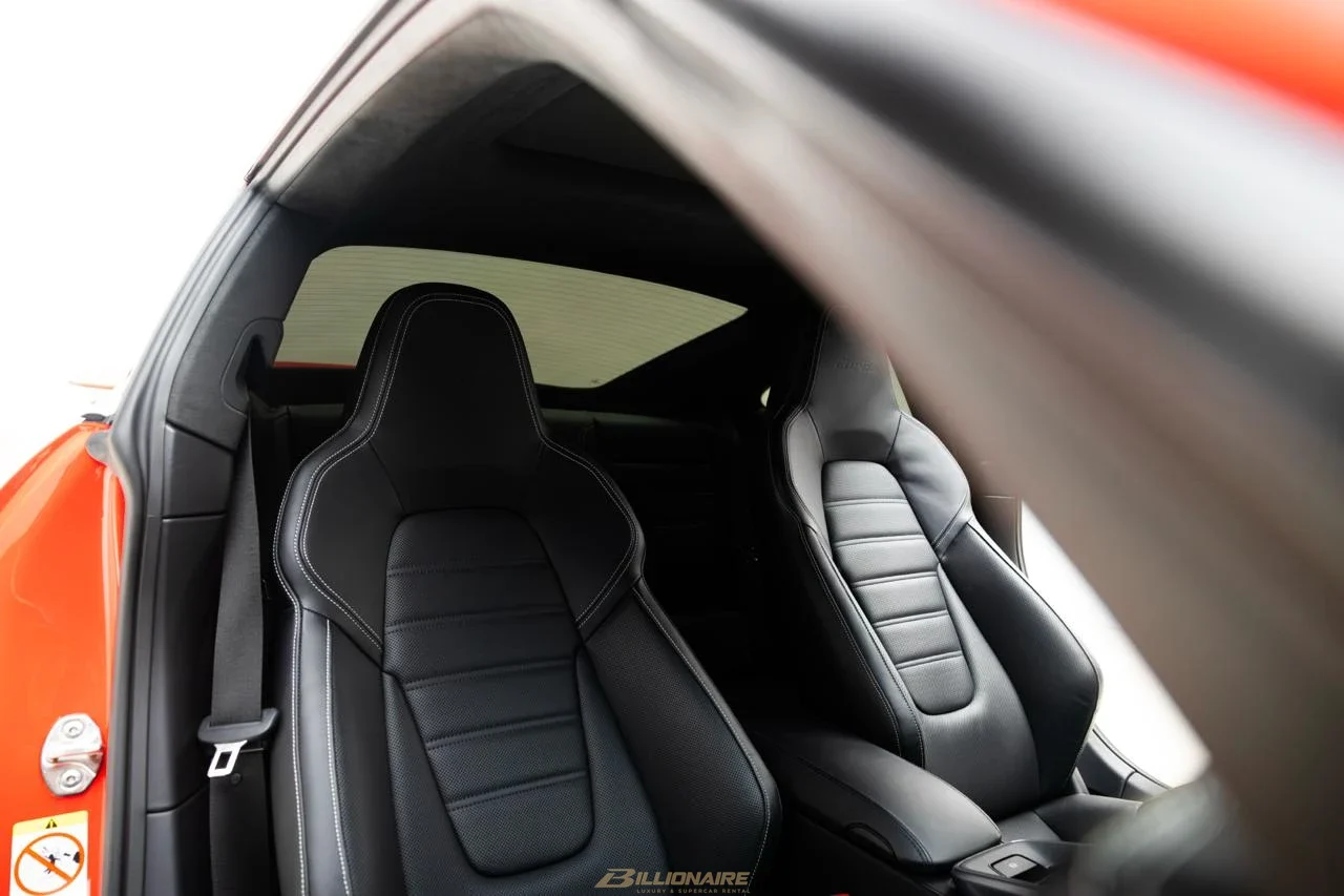 اجاره Porsche 911 Turbo S Akrapovic Edition Carmine Red در دبی – تصویر 6
