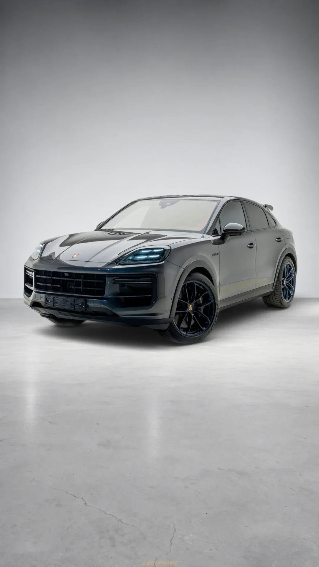 Porsche Cayenne Turbo E-Hybrid Chromite Black в аренду в Дубае