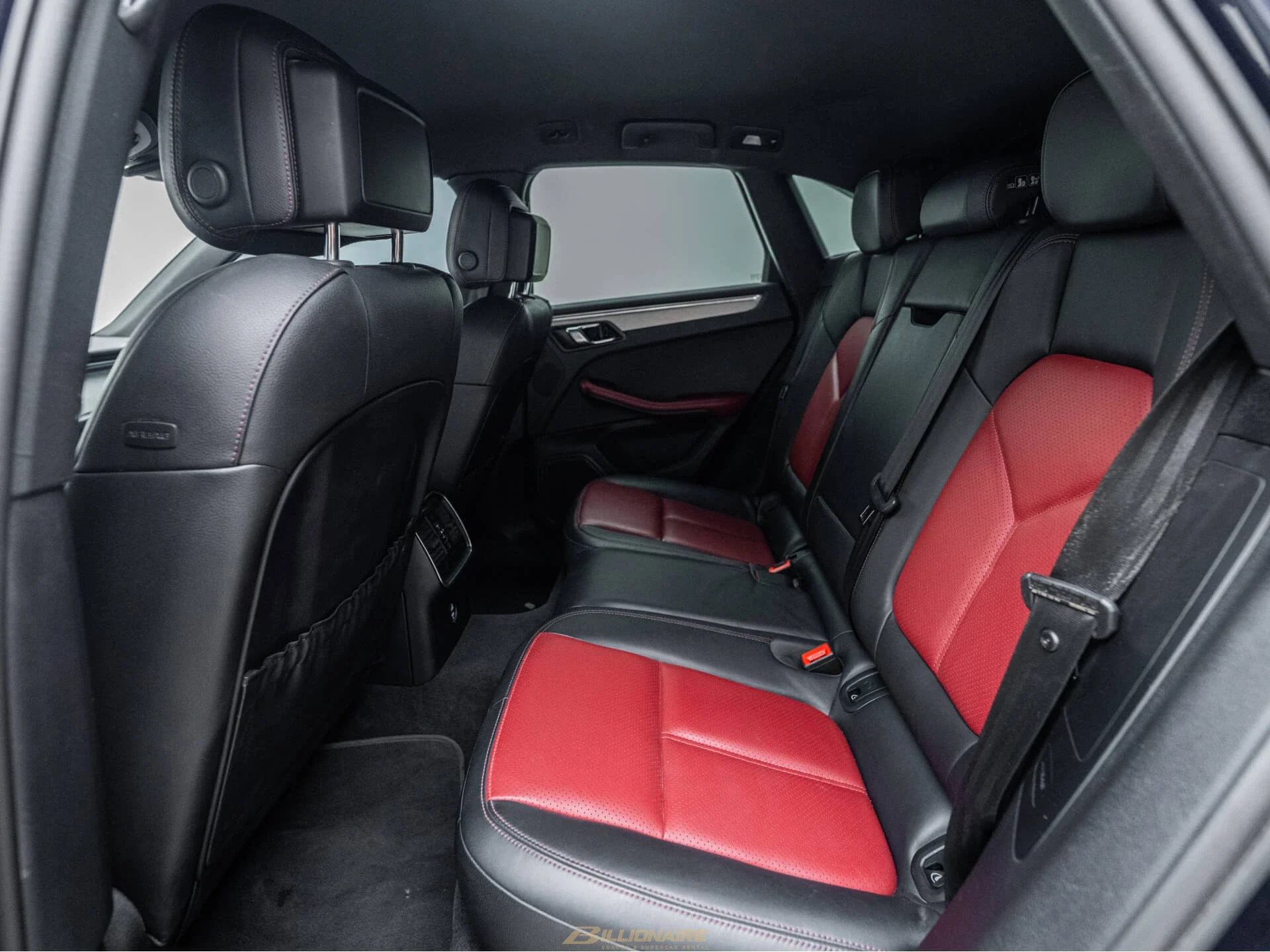 اجاره Porsche Macan S Gentian Blue در دبی – تصویر 9