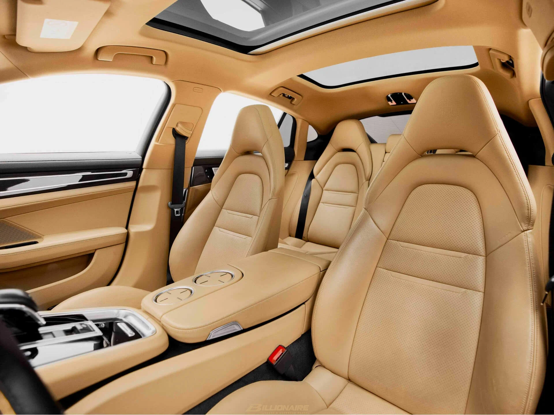 اجاره Porsche Panamera Volcano Grey (Saddle Tan Interior) در دبی – تصویر 6