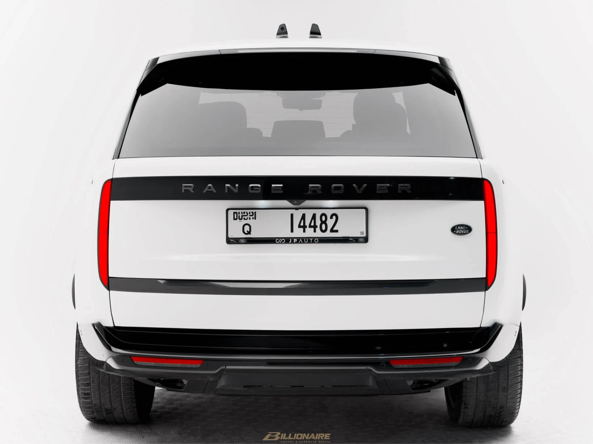 اجاره Range Rover Autobiography Pearl White در دبی – تصویر 3