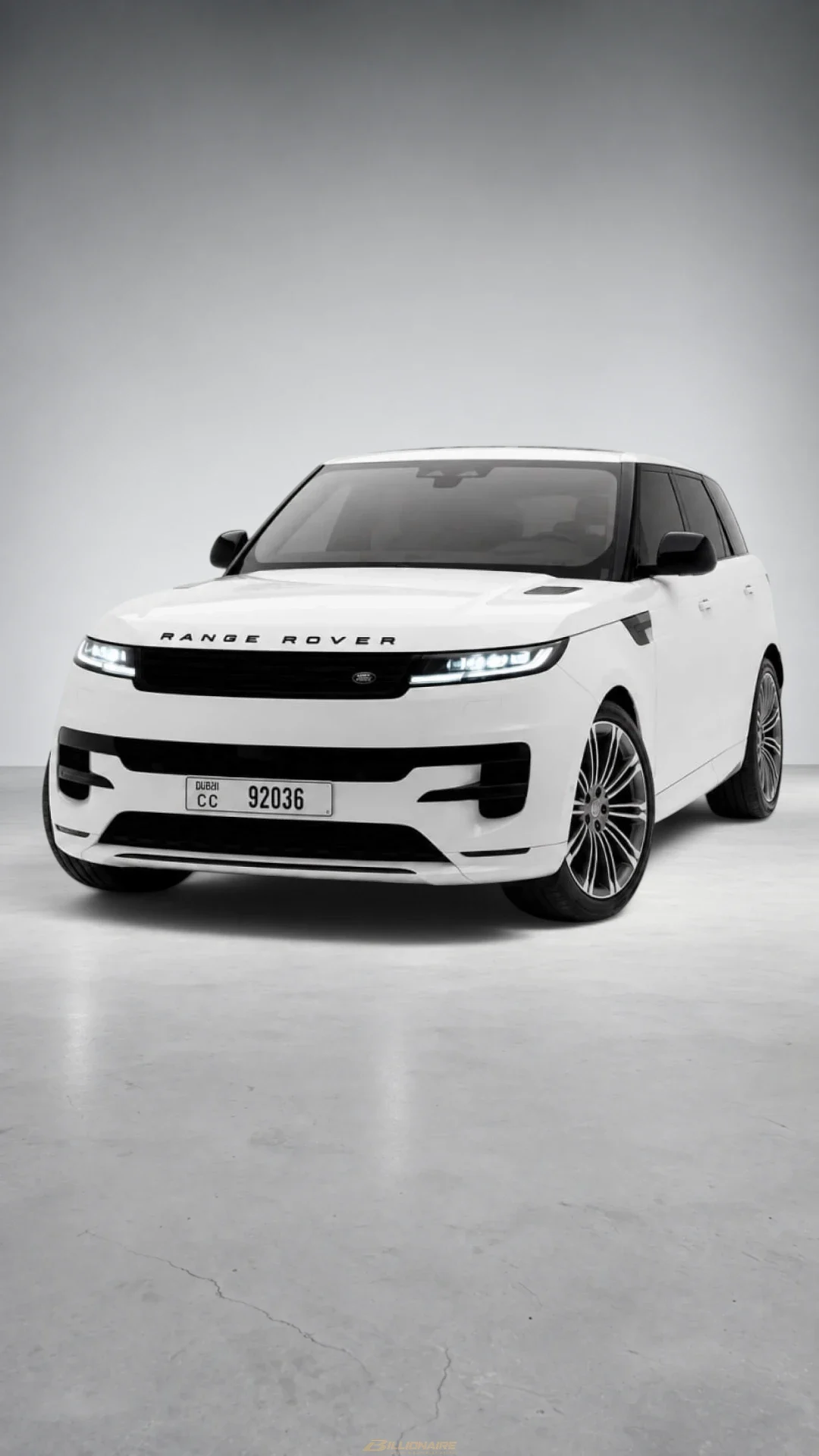 Range Rover Sport White en alquiler en Dubái