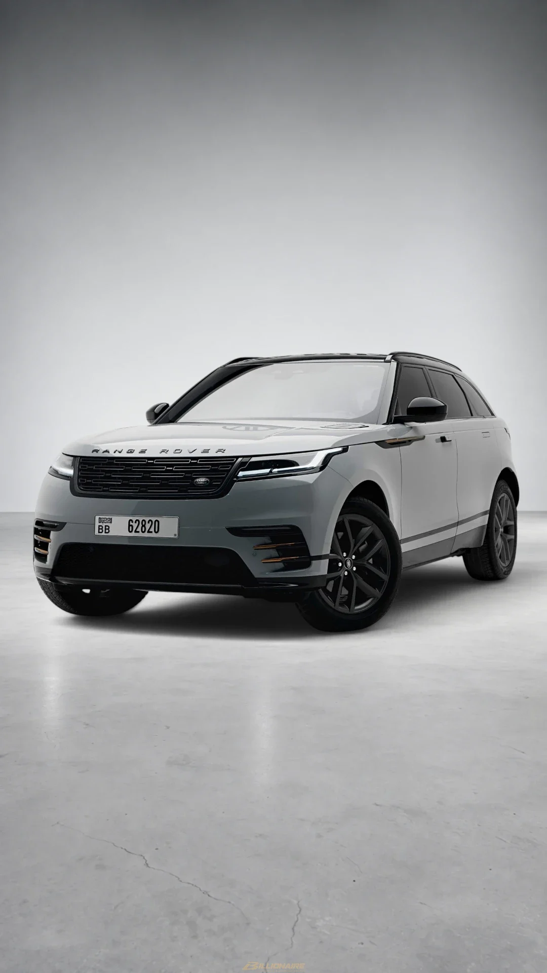 Range Rover Velar Eiger Grey en alquiler en Dubái