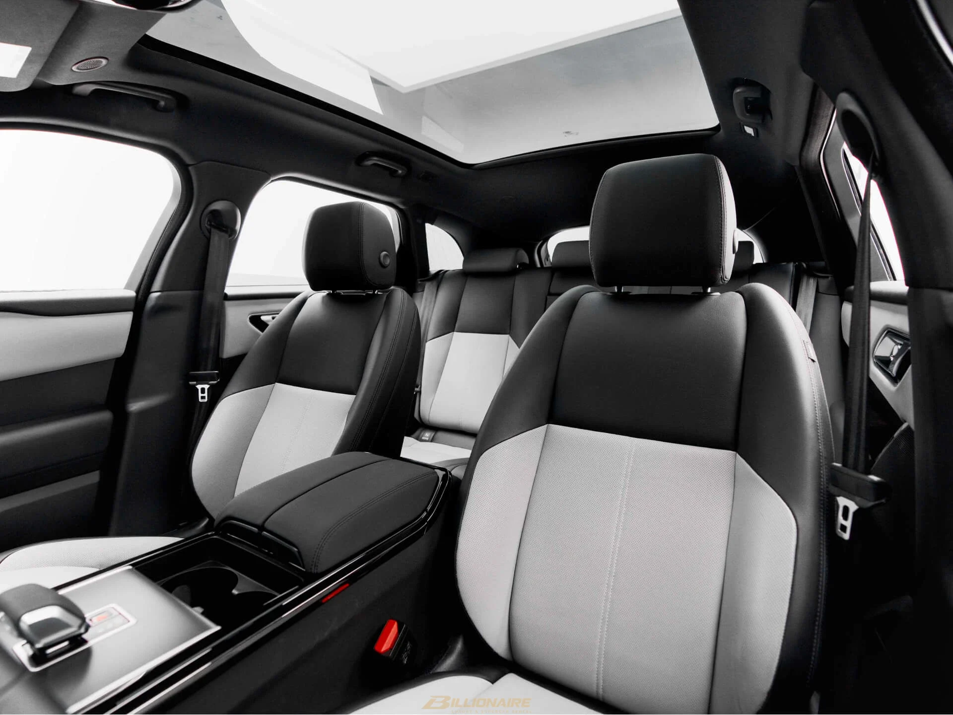 اجاره Range Rover Velar Eiger Grey در دبی – تصویر 6