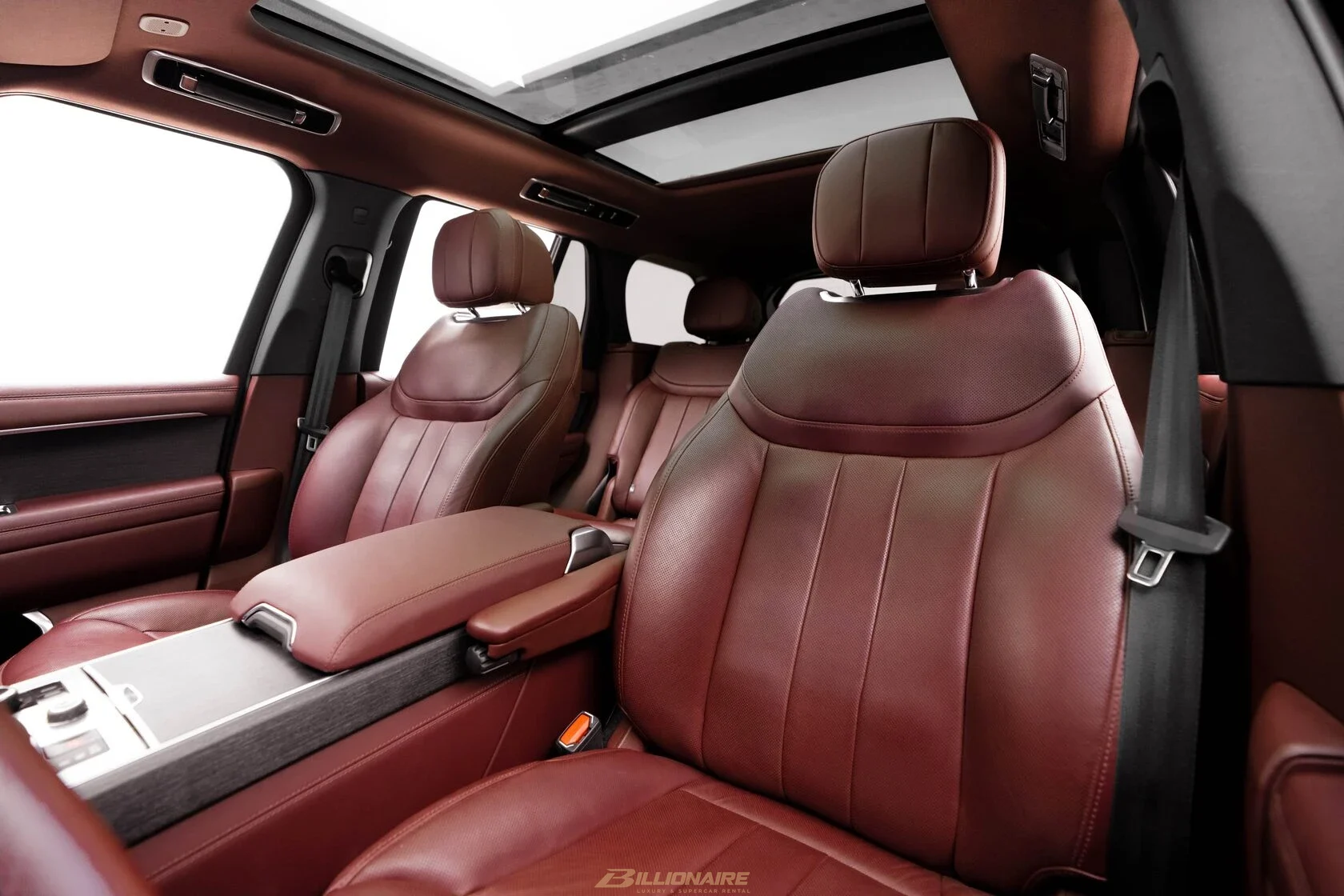 Dubai'de kiralık Range Rover Vogue Charente Grey (Ebony Interior) – fotoğraf 6