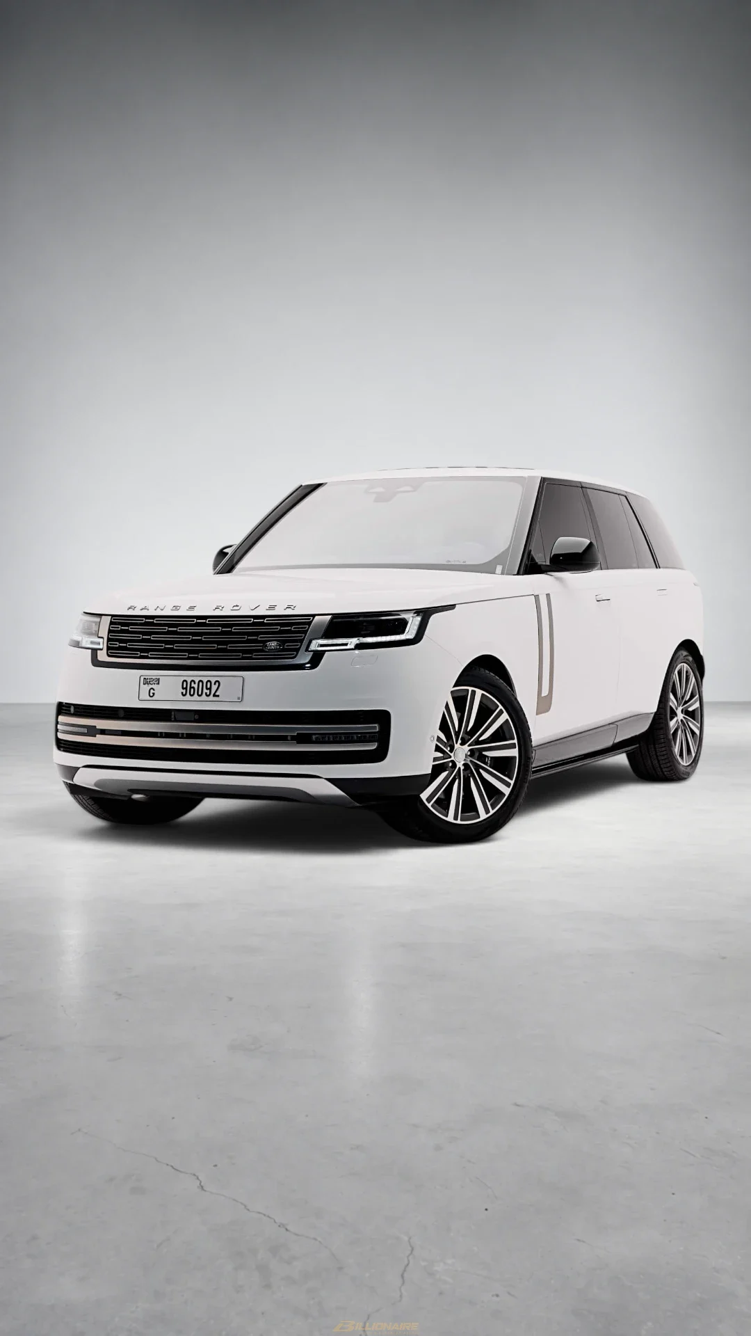 Range Rover Vogue White en alquiler en Dubái