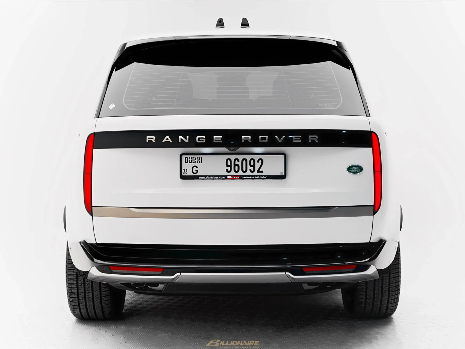 Dubai'de kiralık Range Rover Vogue White (Ivory Interior) – fotoğraf 9