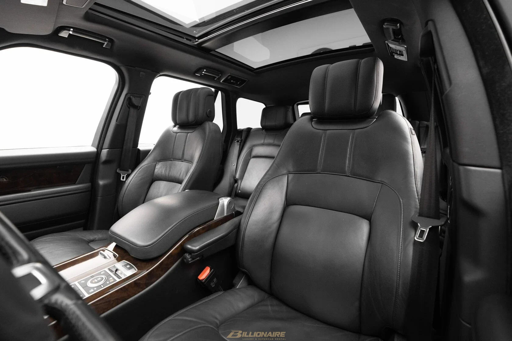 اجاره Range Rover Vogue HSE Fuji White در دبی – تصویر 6