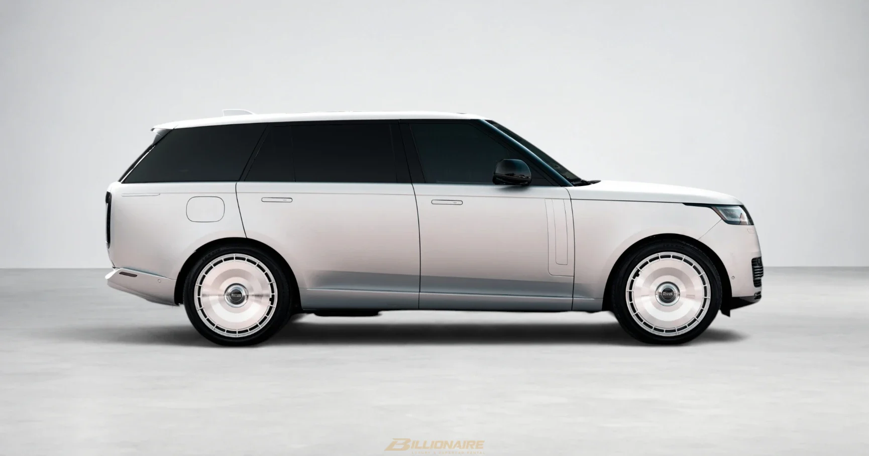 اجاره Range Rover Vogue Silver در دبی – تصویر 3