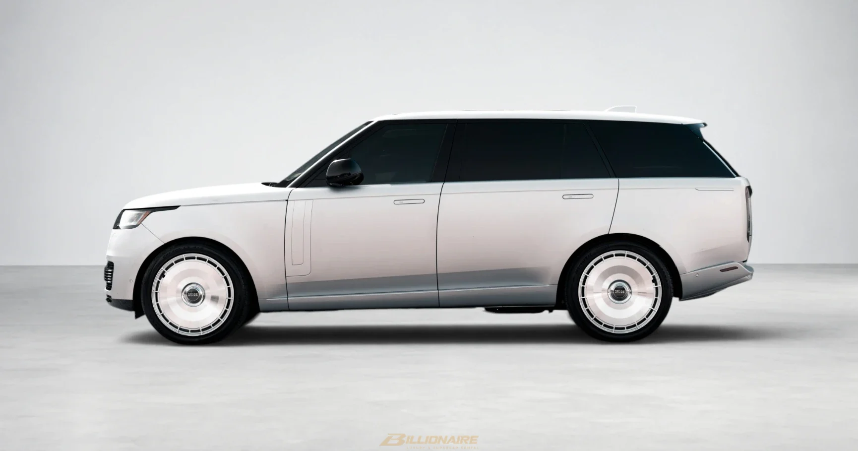 اجاره Range Rover Vogue Silver در دبی – تصویر 4