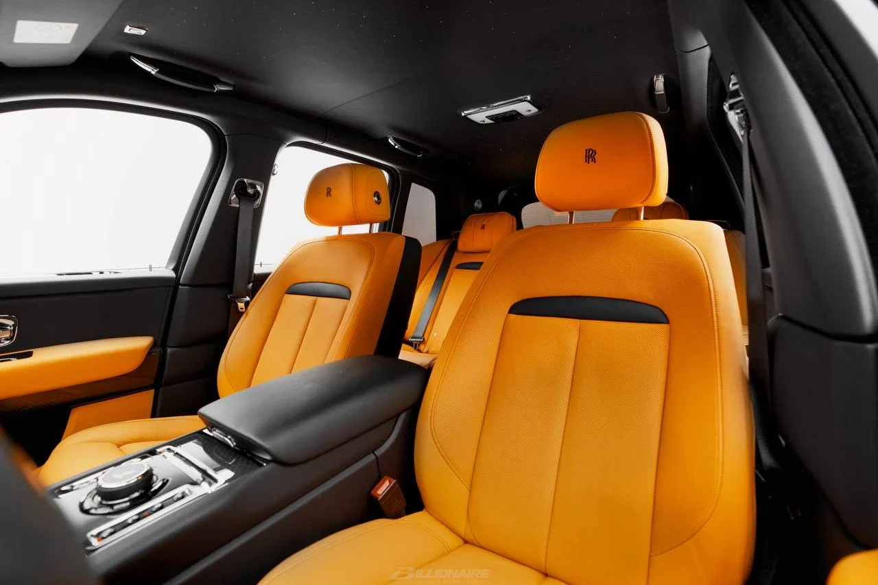 Rolls-Royce Cullinan Black Badge Diamond Black - View 7